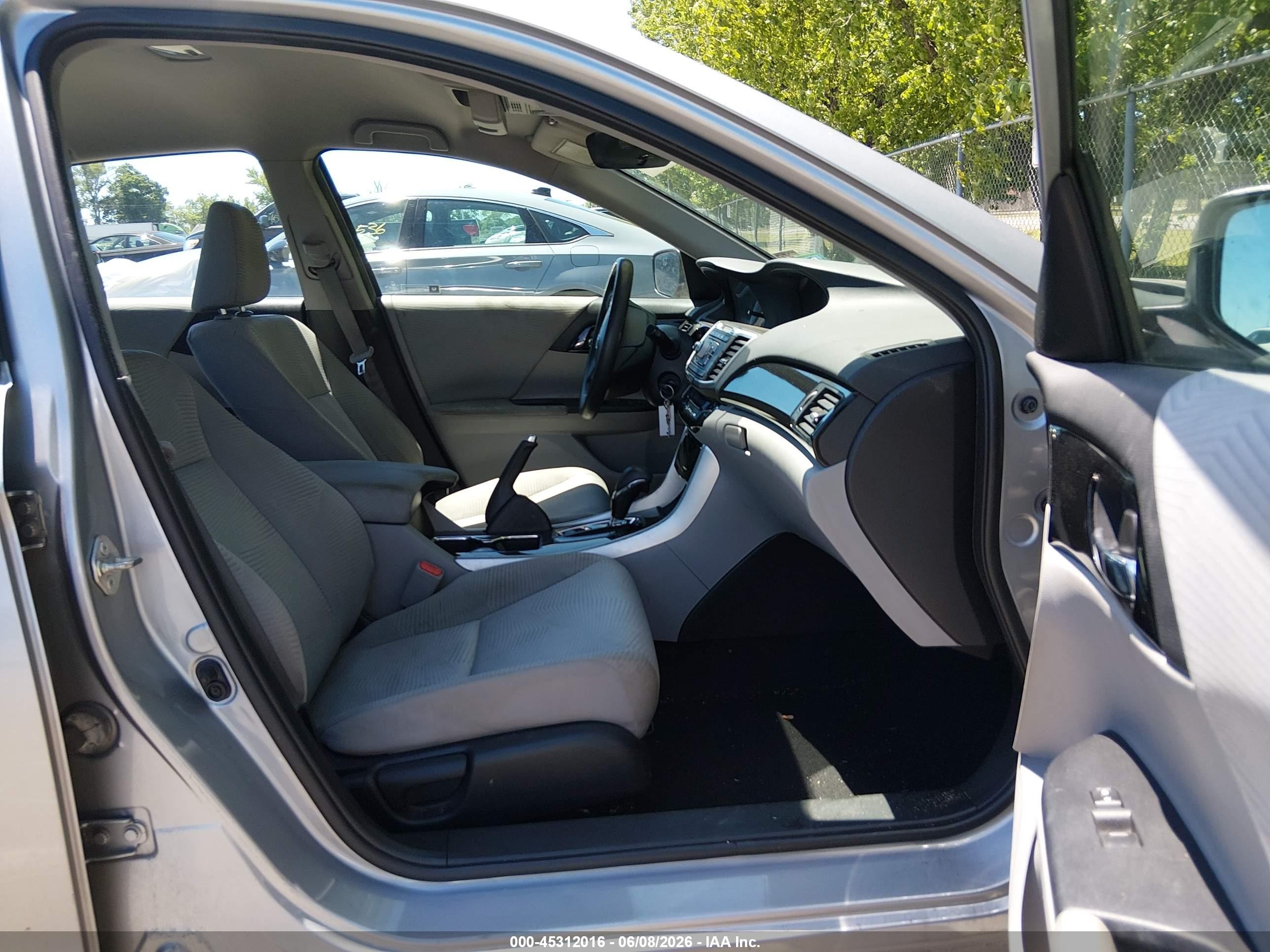 2017 Honda Accord Lx Silver vin: 1HGCR2F3XHA237506