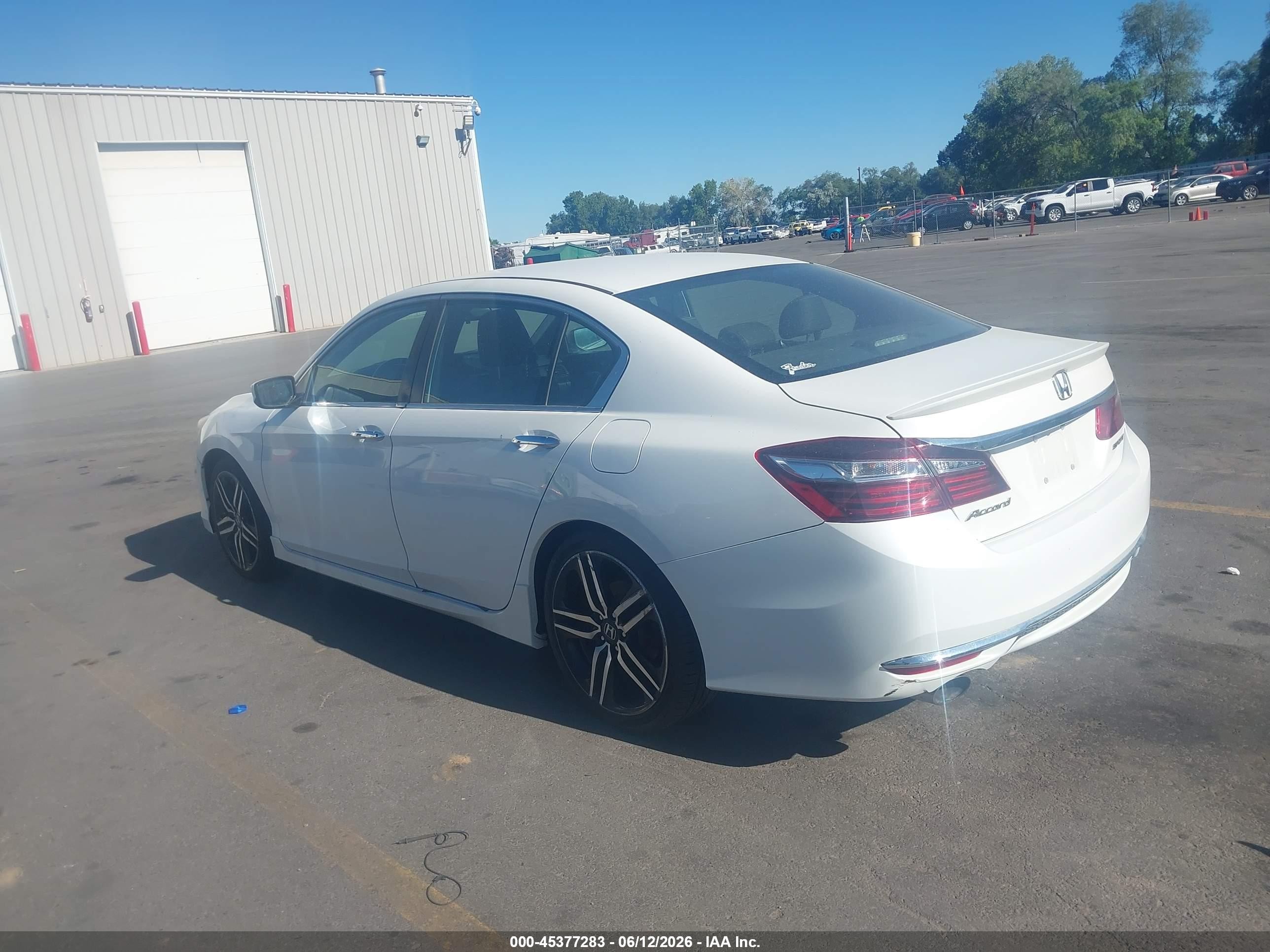 2016 Honda Accord Sport White vin: 1HGCR2F50GA065440