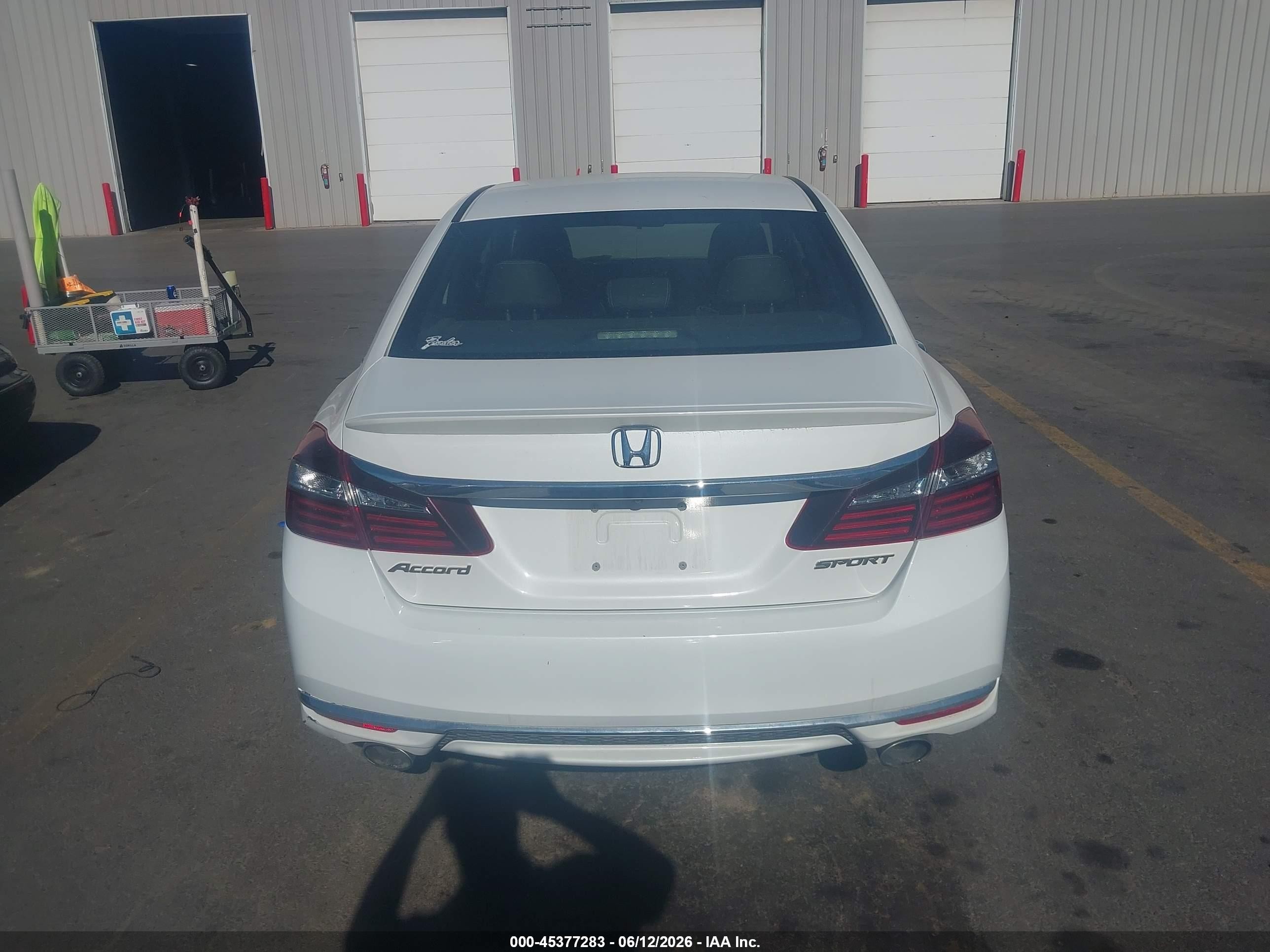 2016 Honda Accord Sport White vin: 1HGCR2F50GA065440