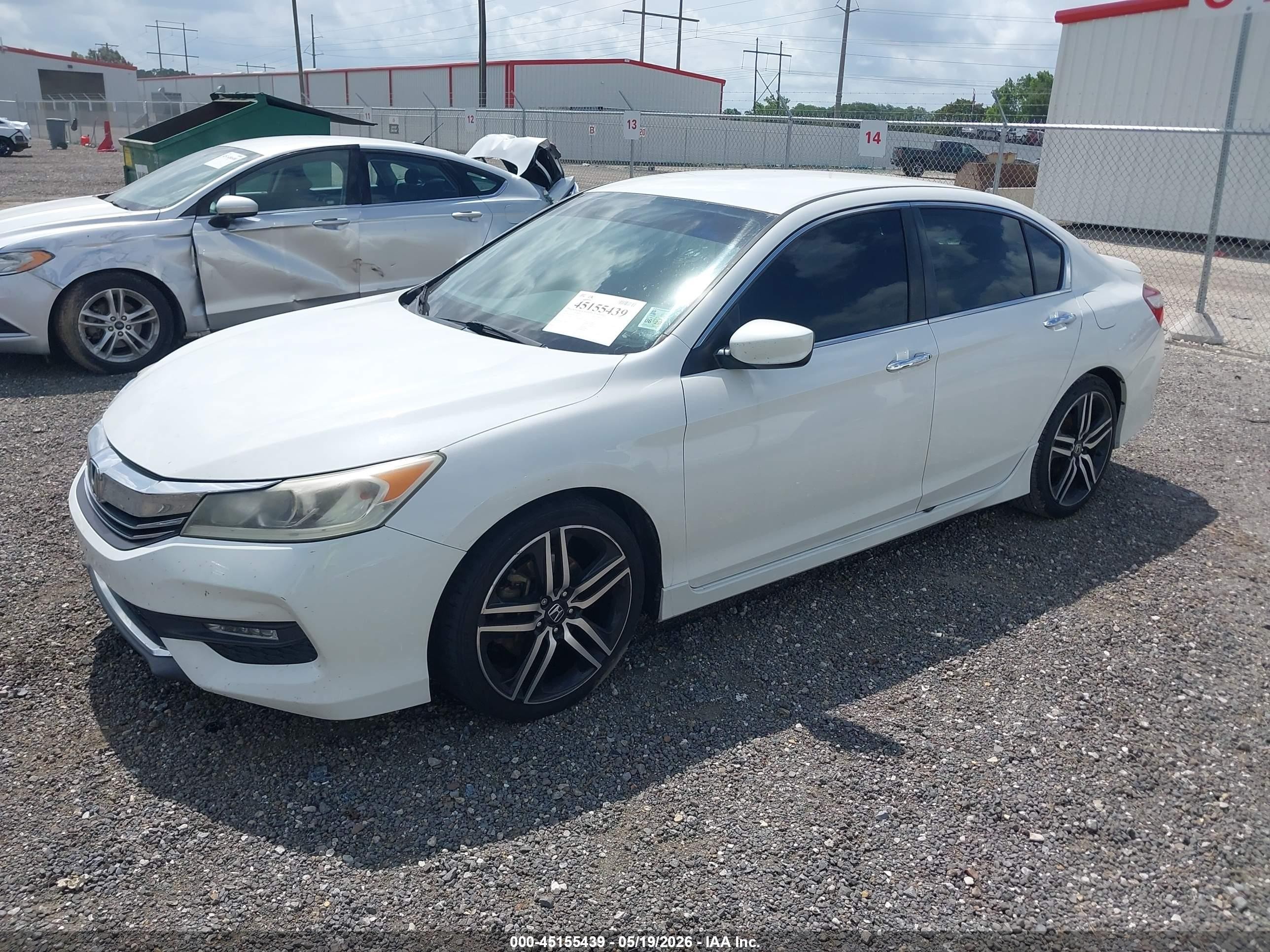 2017 Honda Accord Sport Белый vin: 1HGCR2F50HA219355