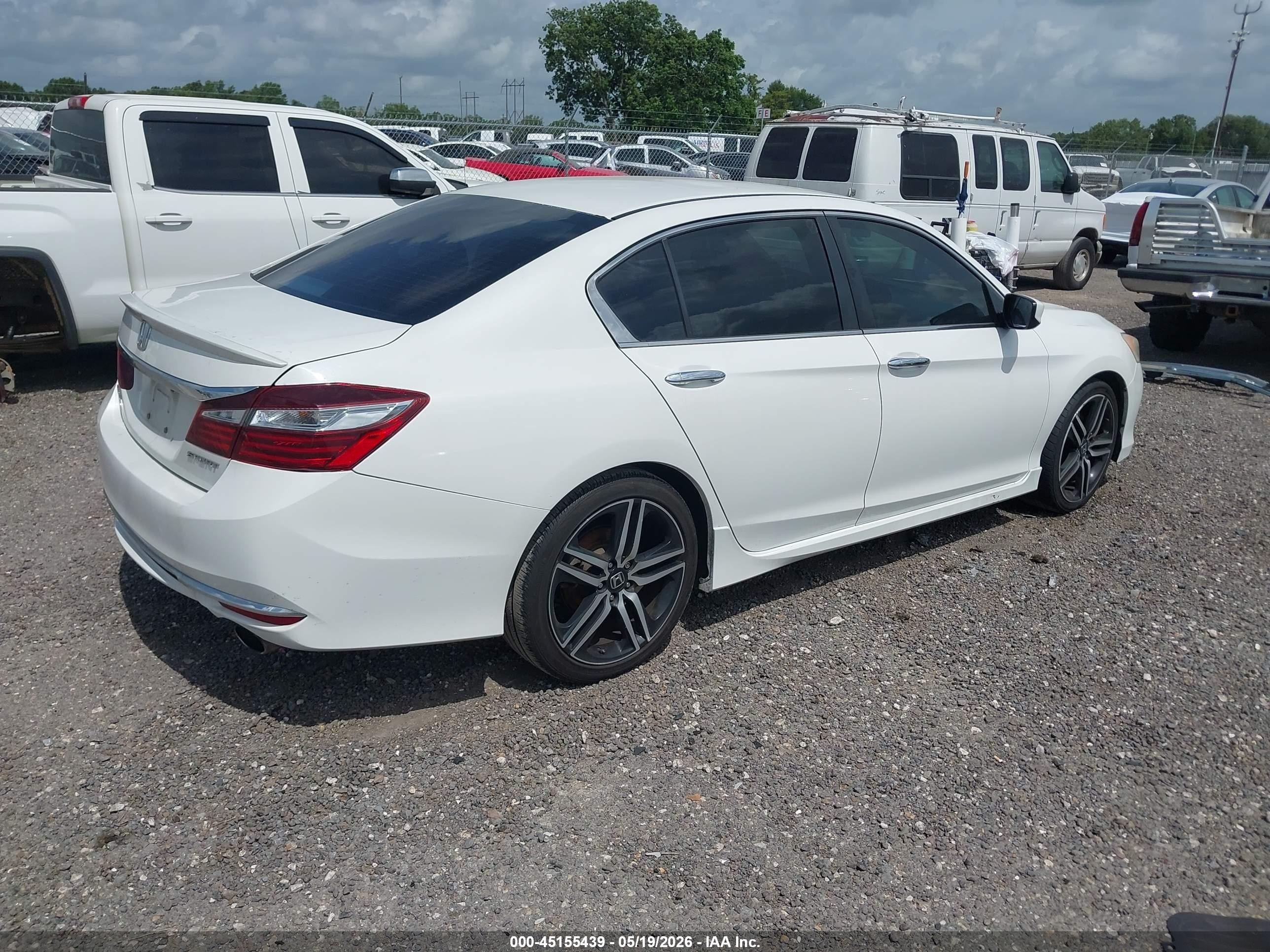 2017 Honda Accord Sport Белый vin: 1HGCR2F50HA219355