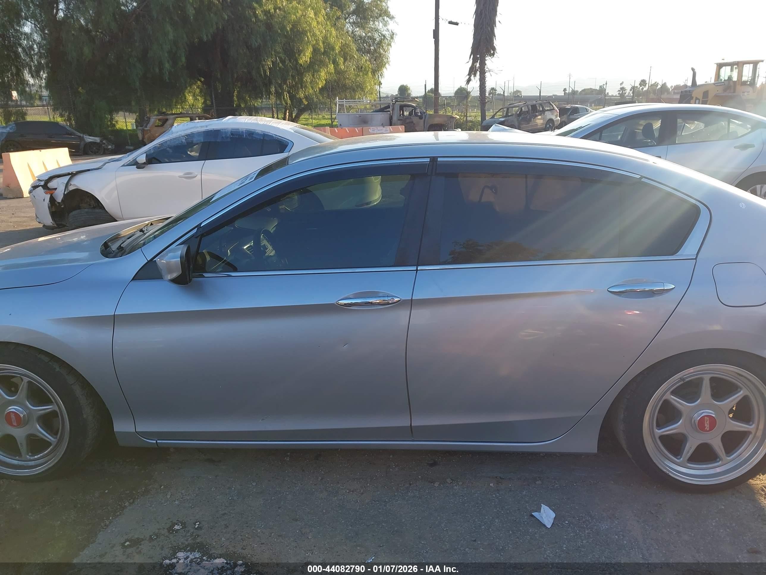 2013 Honda Accord Sport Серебряный vin: 1HGCR2F51DA185100