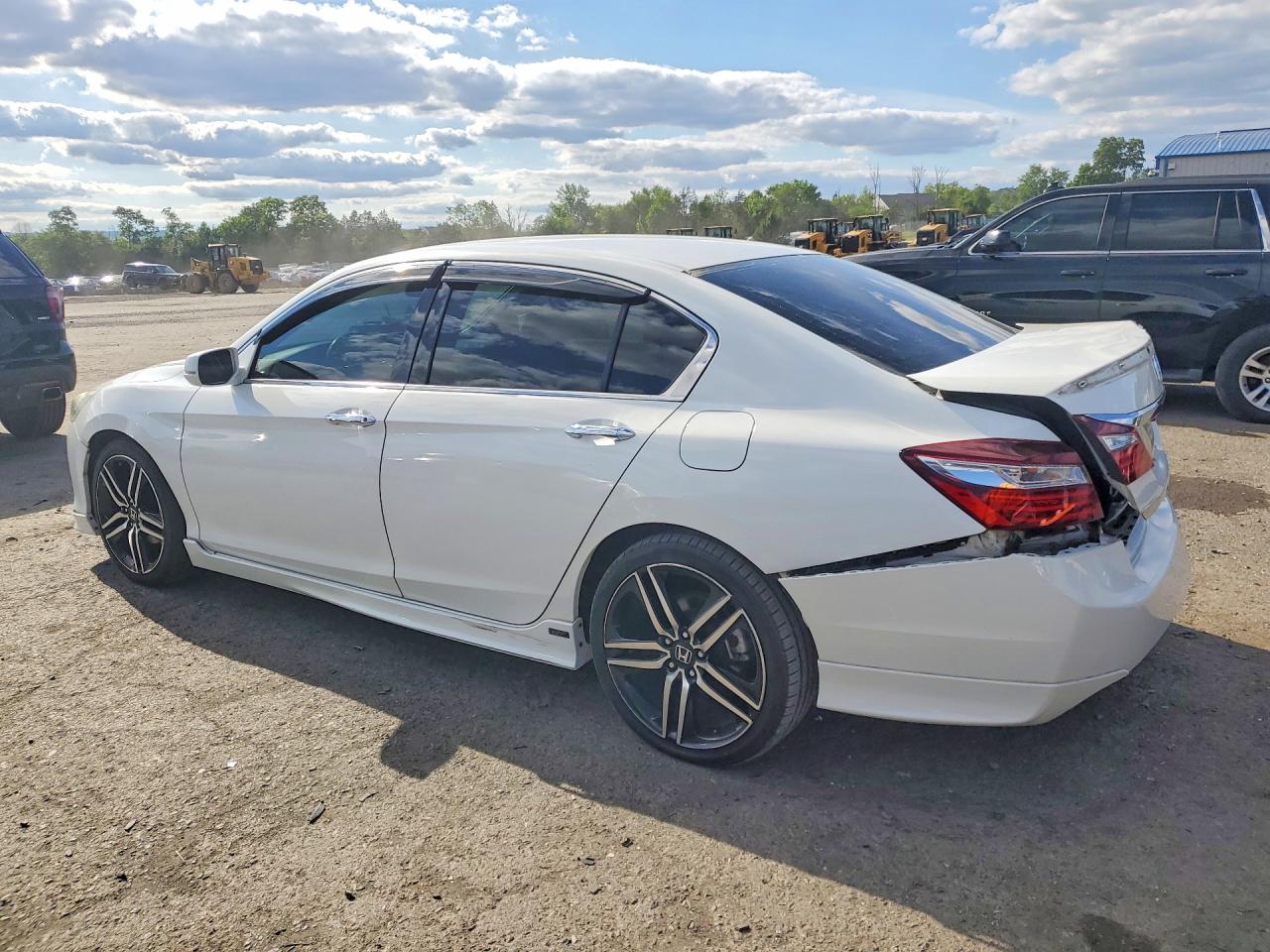 2015 Honda Accord Белый vin: 1HGCR2F51FA114580