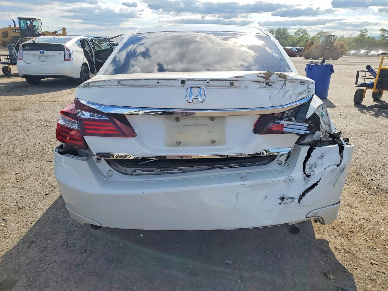 2015 Honda Accord Белый vin: 1HGCR2F51FA114580