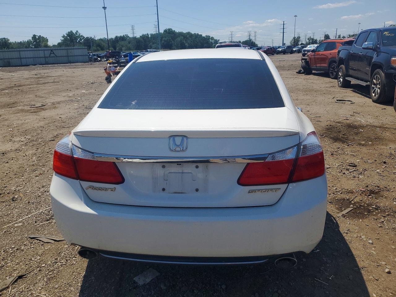 2015 Honda Accord Sport White vin: 1HGCR2F51FA151175