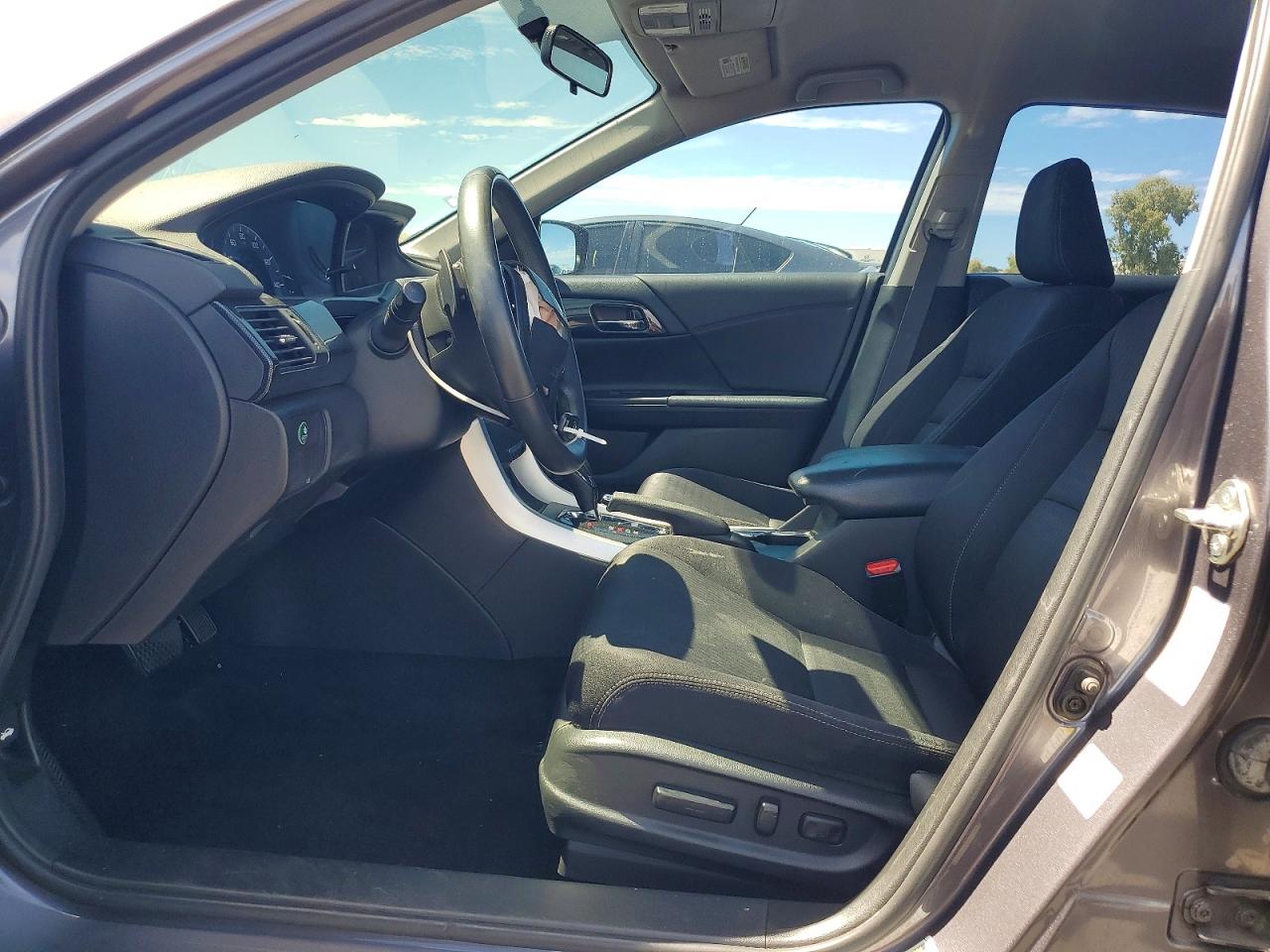2015 Honda Accord Sport Gray vin: 1HGCR2F51FA180725