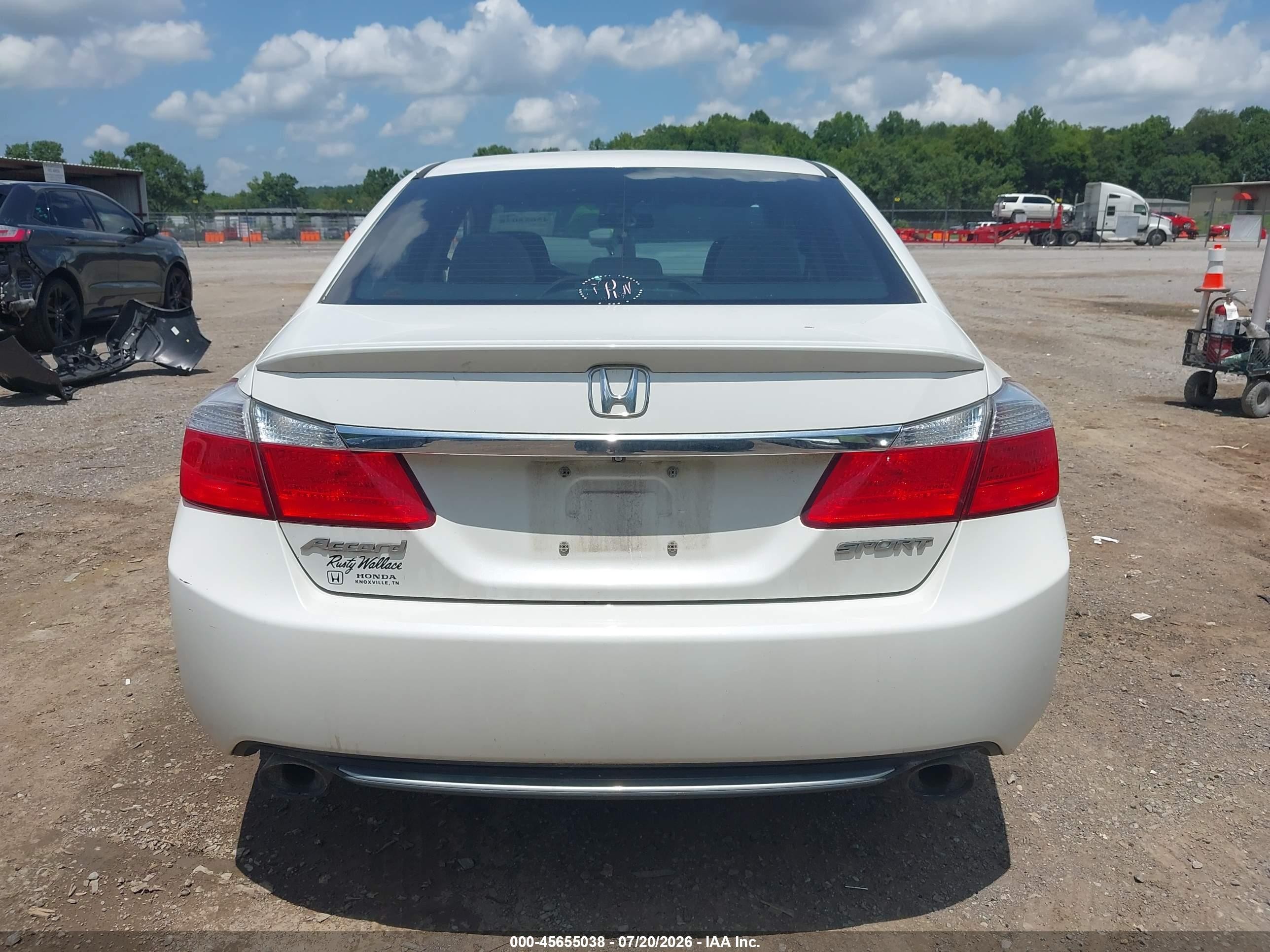 2015 Honda Accord Sport White vin: 1HGCR2F51FA236176