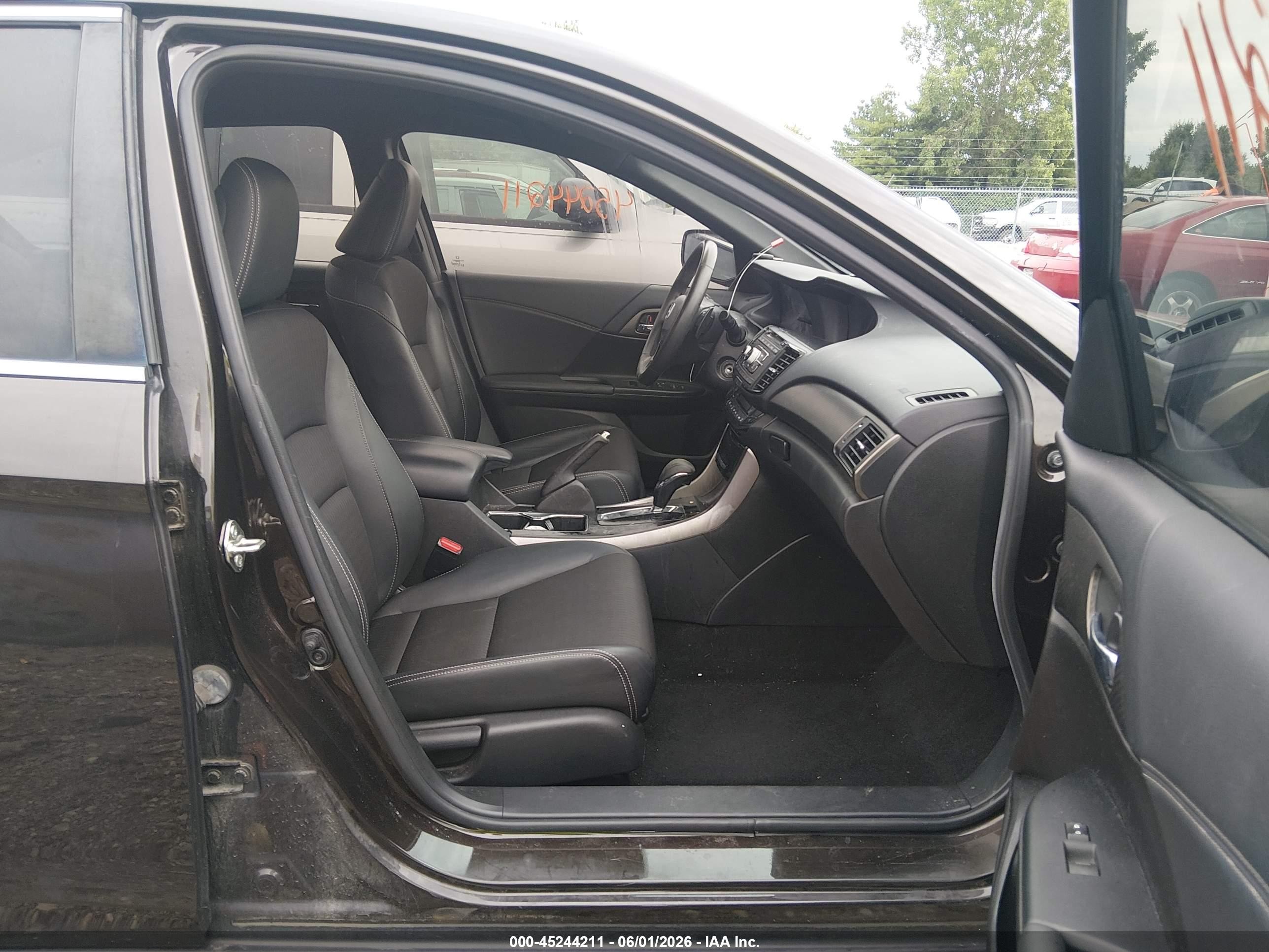 2017 Honda Accord Sport Черный vin: 1HGCR2F51HA097315