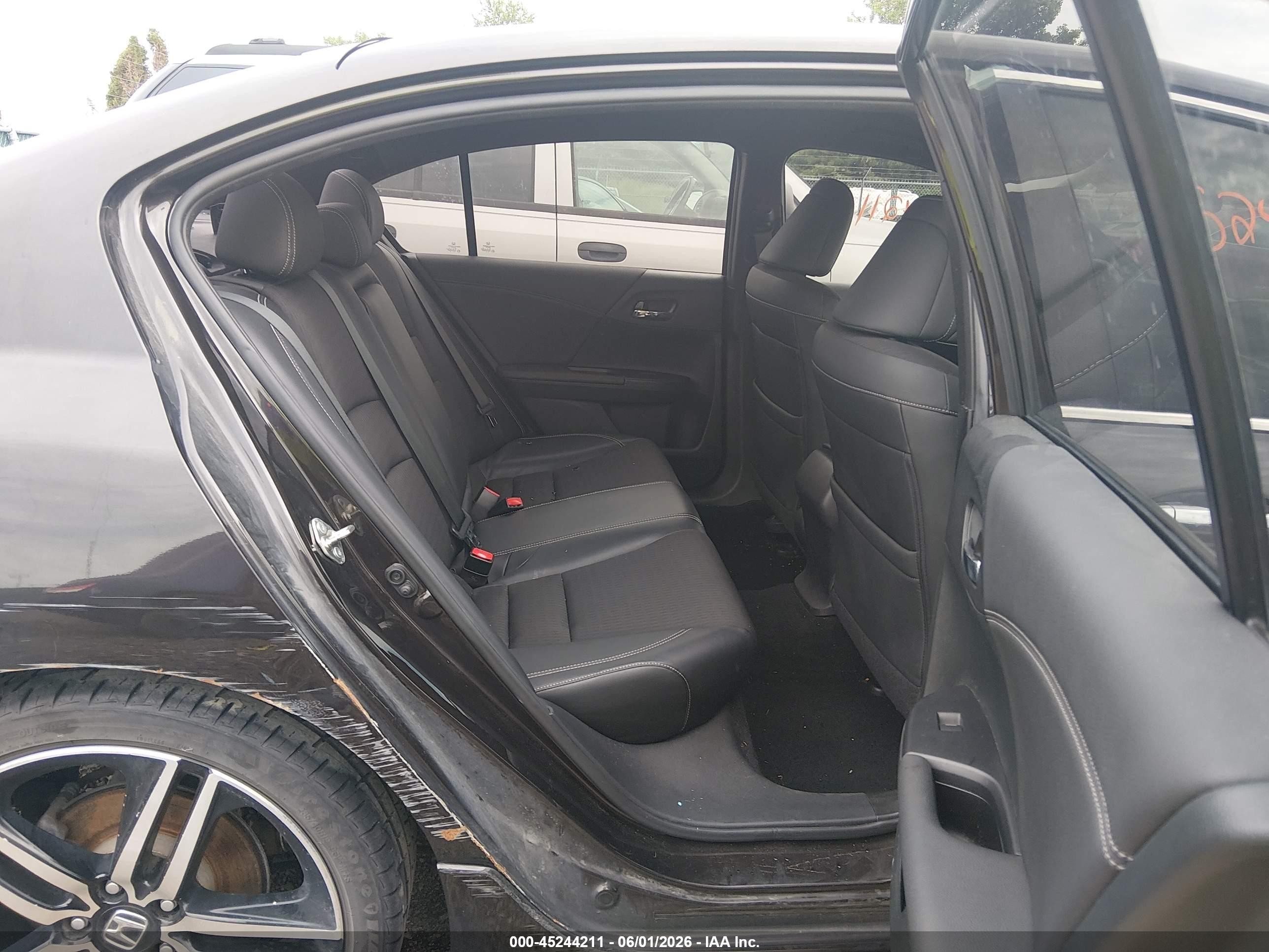 2017 Honda Accord Sport Черный vin: 1HGCR2F51HA097315