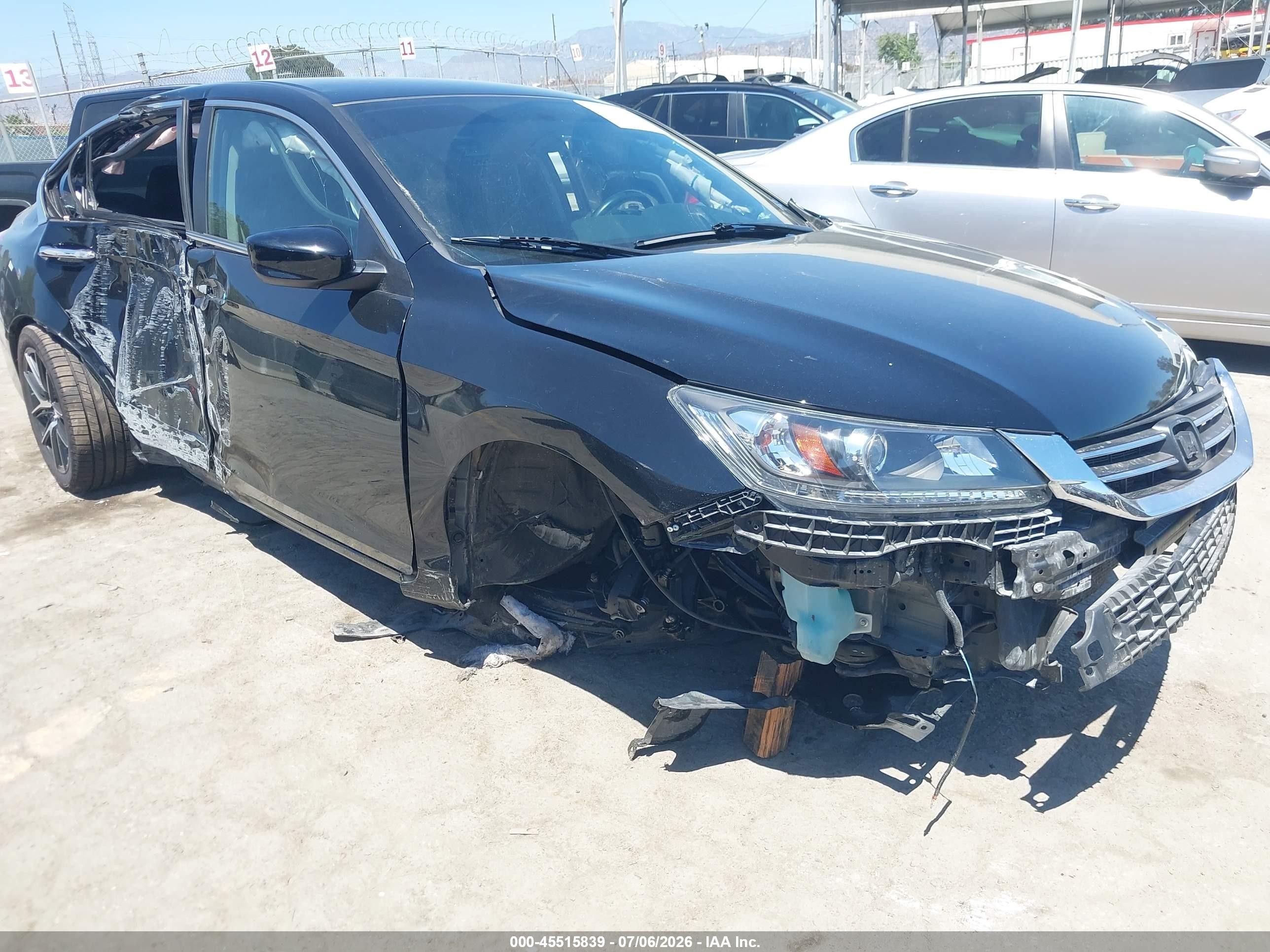 2015 Honda Accord Sport Черный vin: 1HGCR2F52FA002631