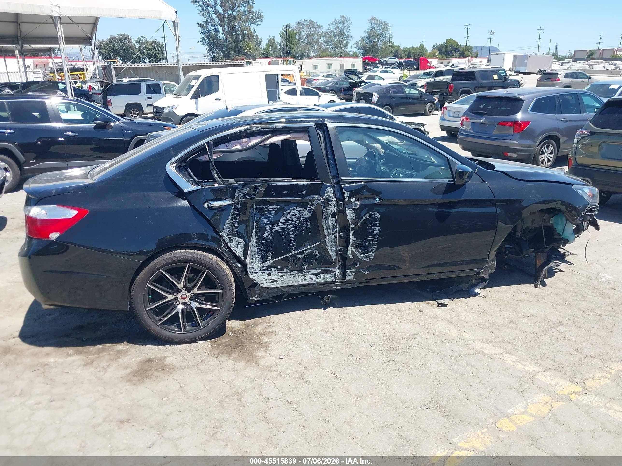 2015 Honda Accord Sport Черный vin: 1HGCR2F52FA002631