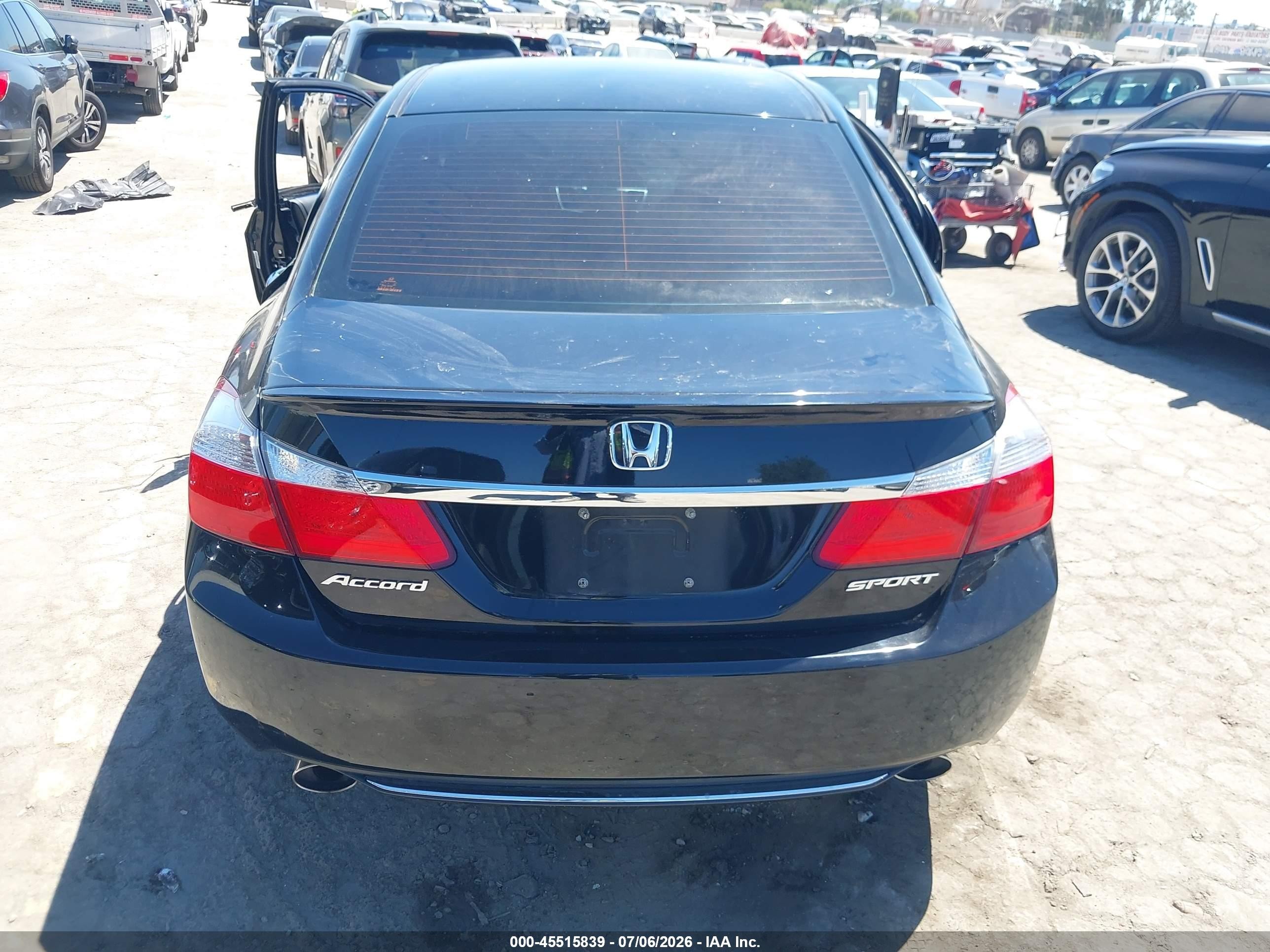 2015 Honda Accord Sport Черный vin: 1HGCR2F52FA002631