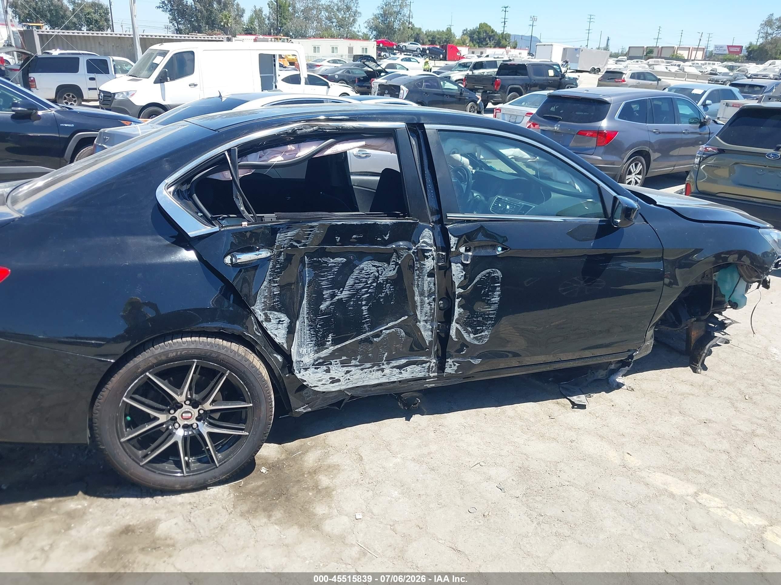 2015 Honda Accord Sport Черный vin: 1HGCR2F52FA002631