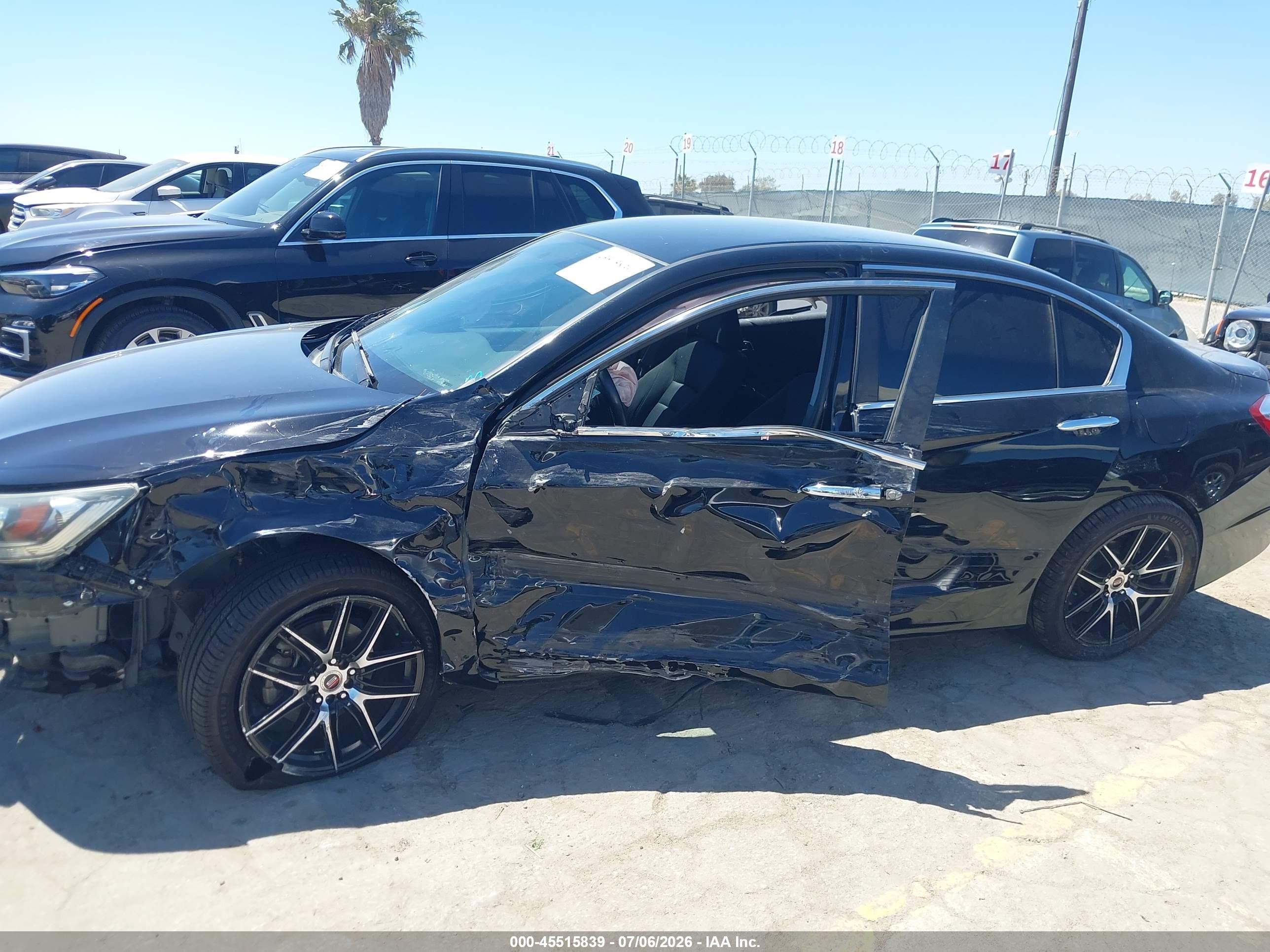 2015 Honda Accord Sport Черный vin: 1HGCR2F52FA002631