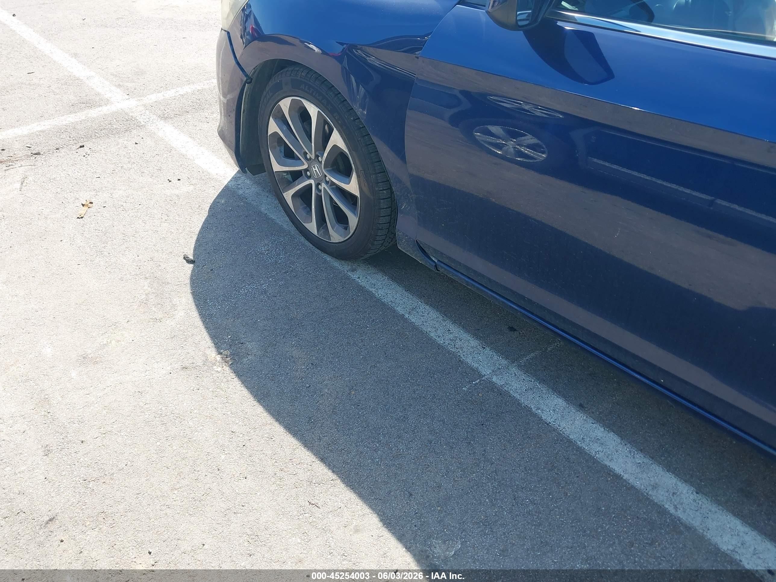 2015 Honda Accord Sport Blue vin: 1HGCR2F52FA016397