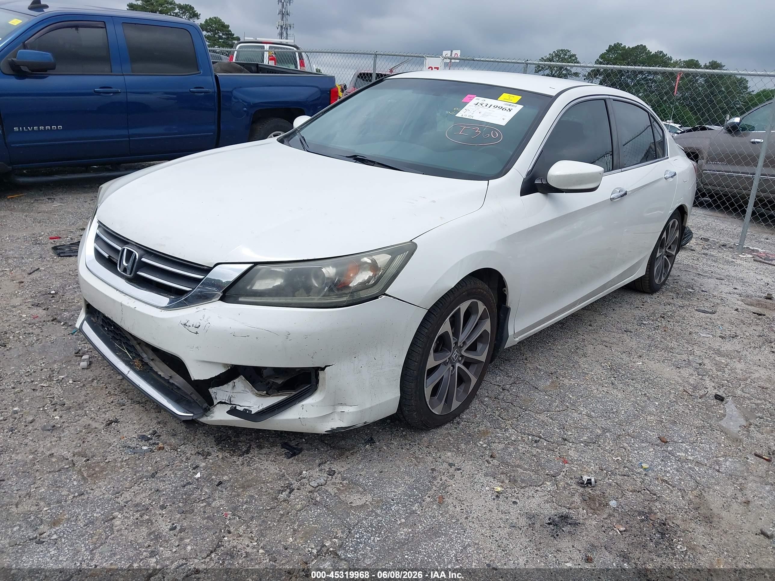 2015 Honda Accord Sport White vin: 1HGCR2F52FA030803
