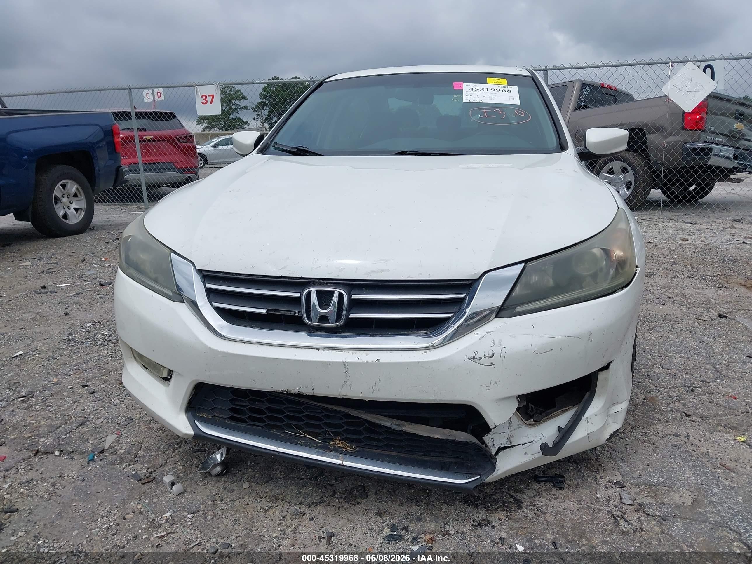 2015 Honda Accord Sport White vin: 1HGCR2F52FA030803