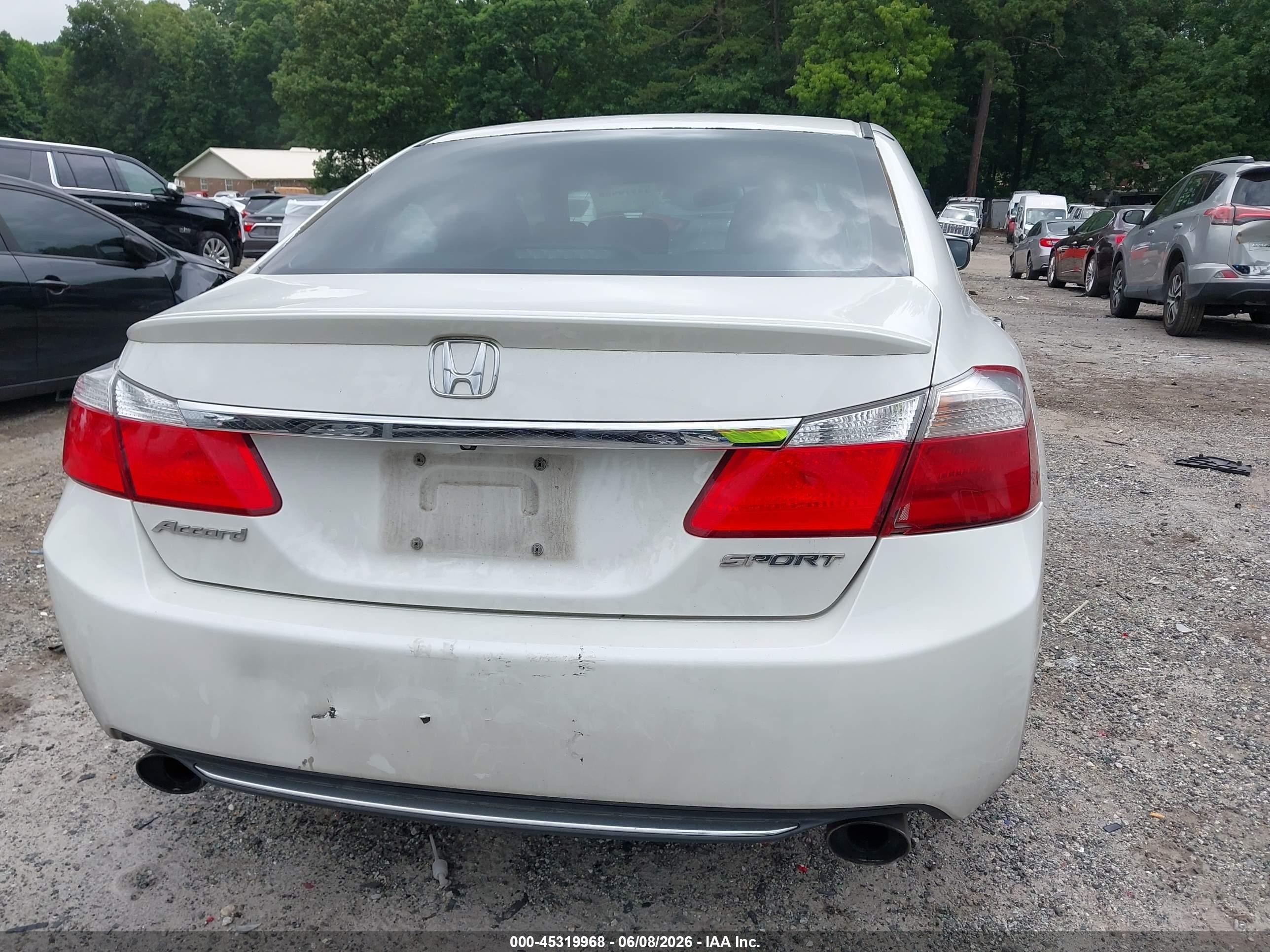 2015 Honda Accord Sport White vin: 1HGCR2F52FA030803