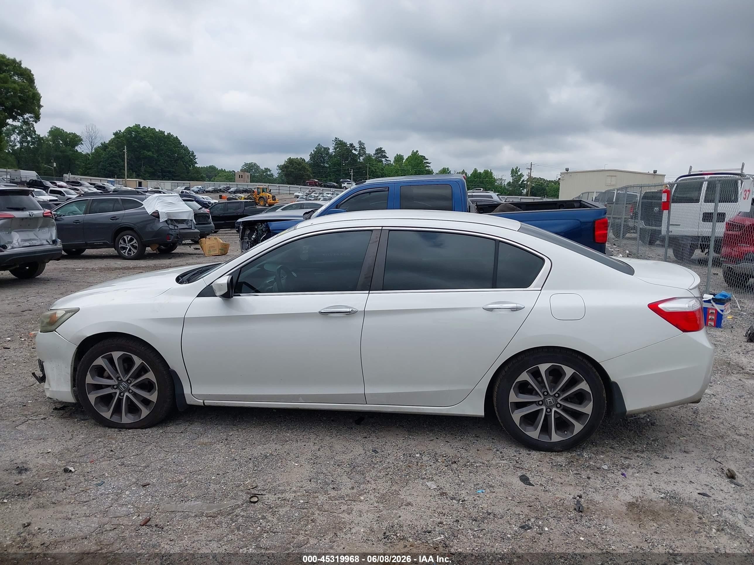 2015 Honda Accord Sport White vin: 1HGCR2F52FA030803