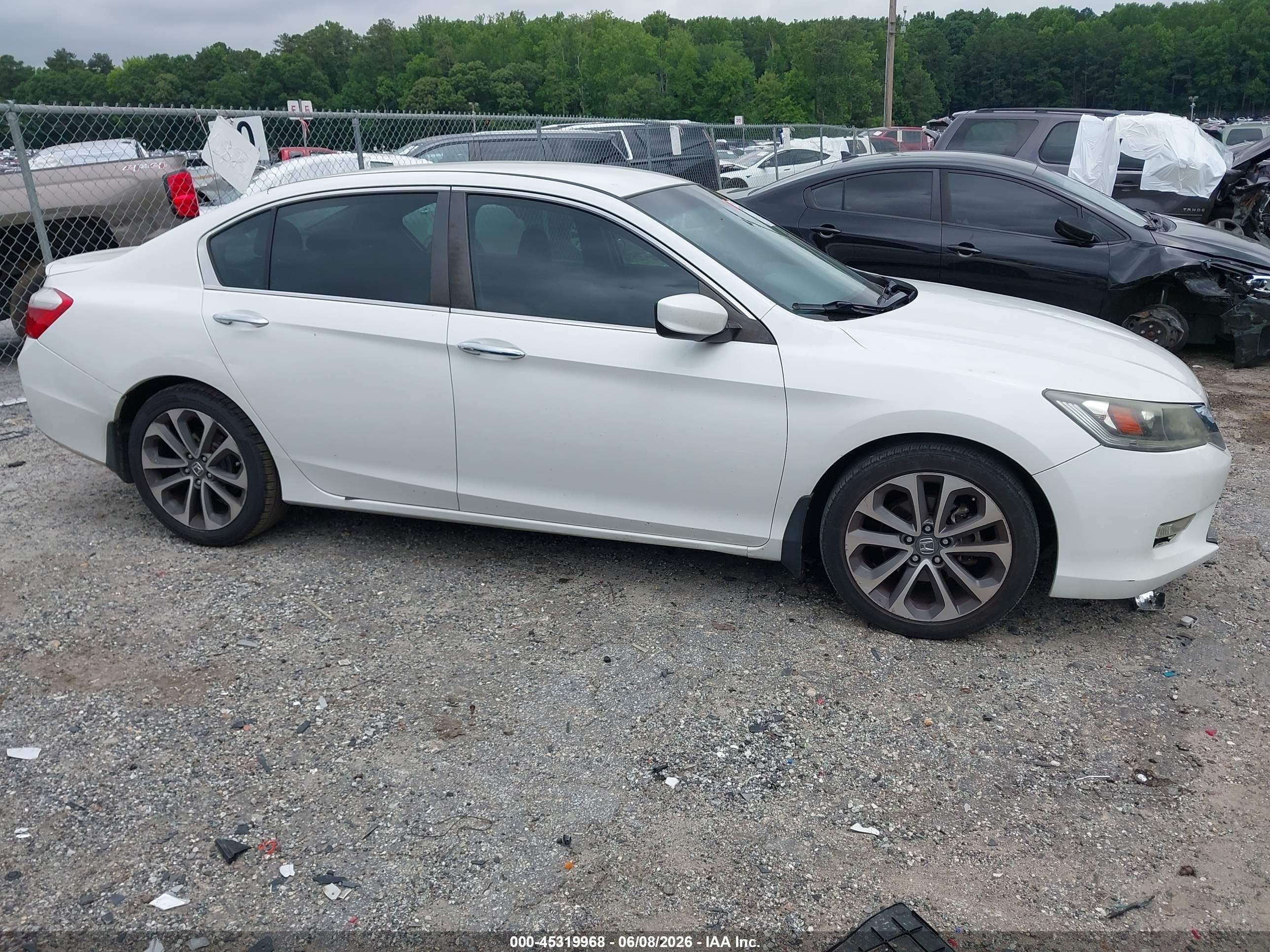 2015 Honda Accord Sport White vin: 1HGCR2F52FA030803