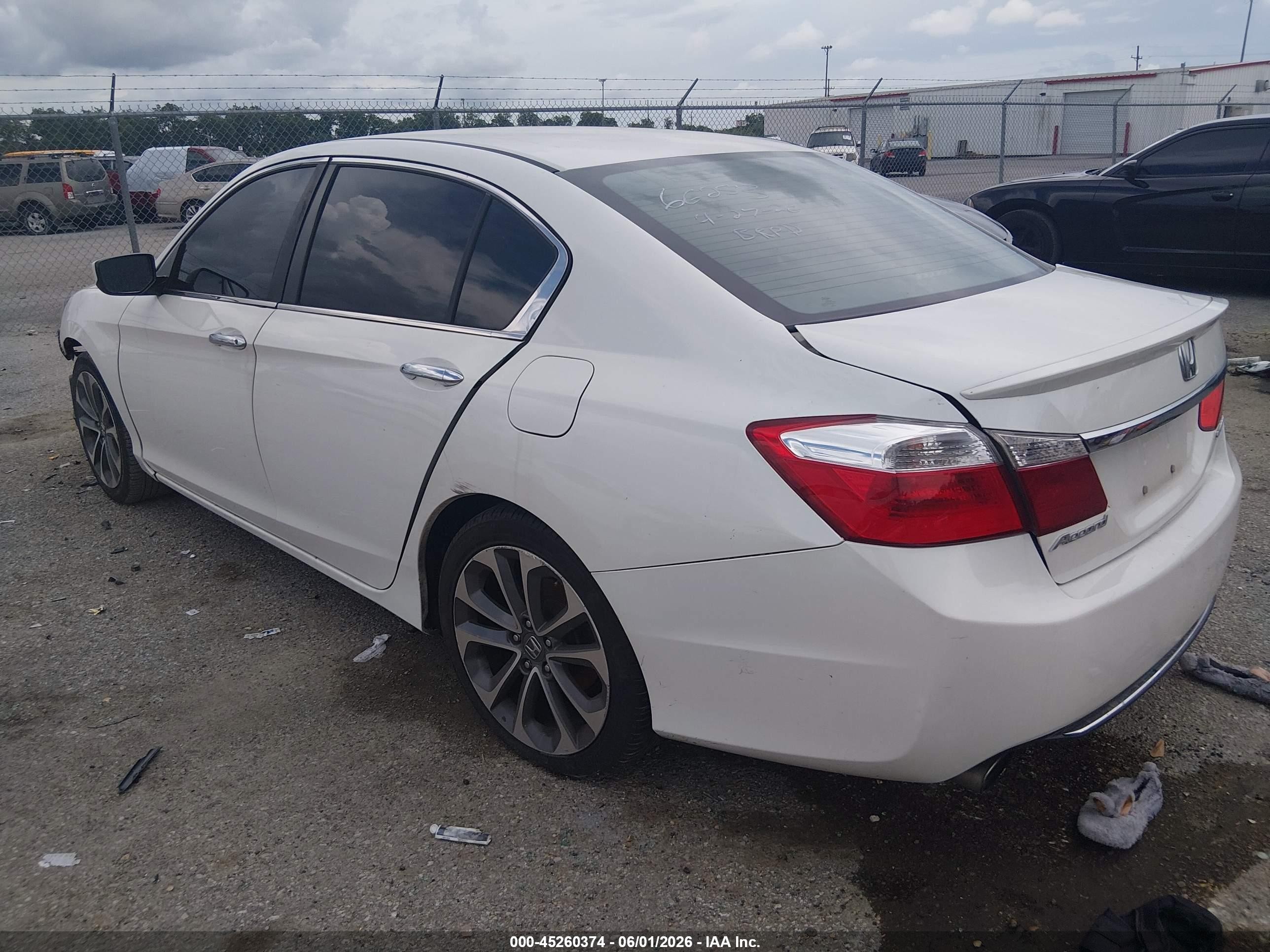 2015 Honda Accord Sport White vin: 1HGCR2F52FA107007