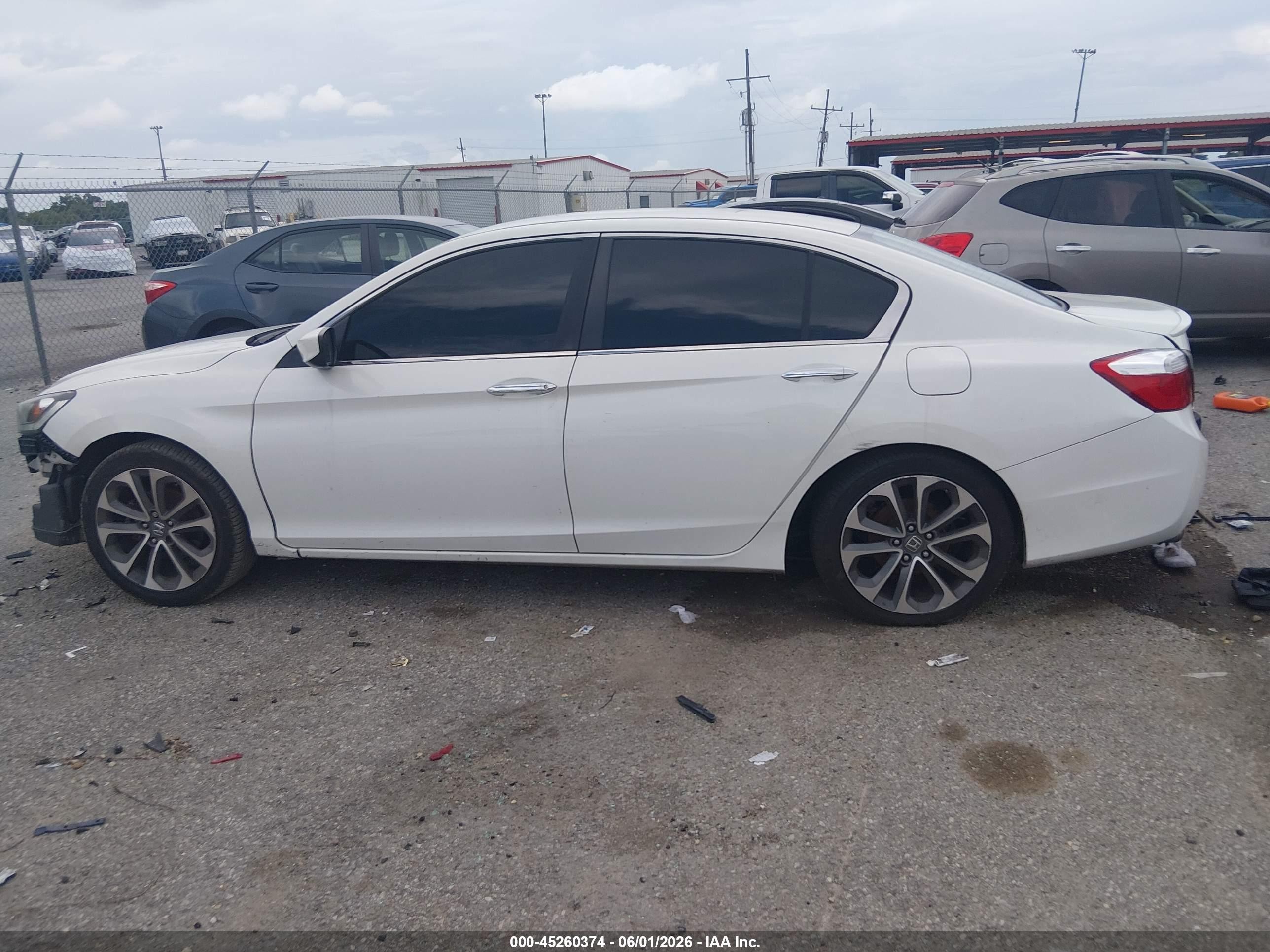 2015 Honda Accord Sport White vin: 1HGCR2F52FA107007