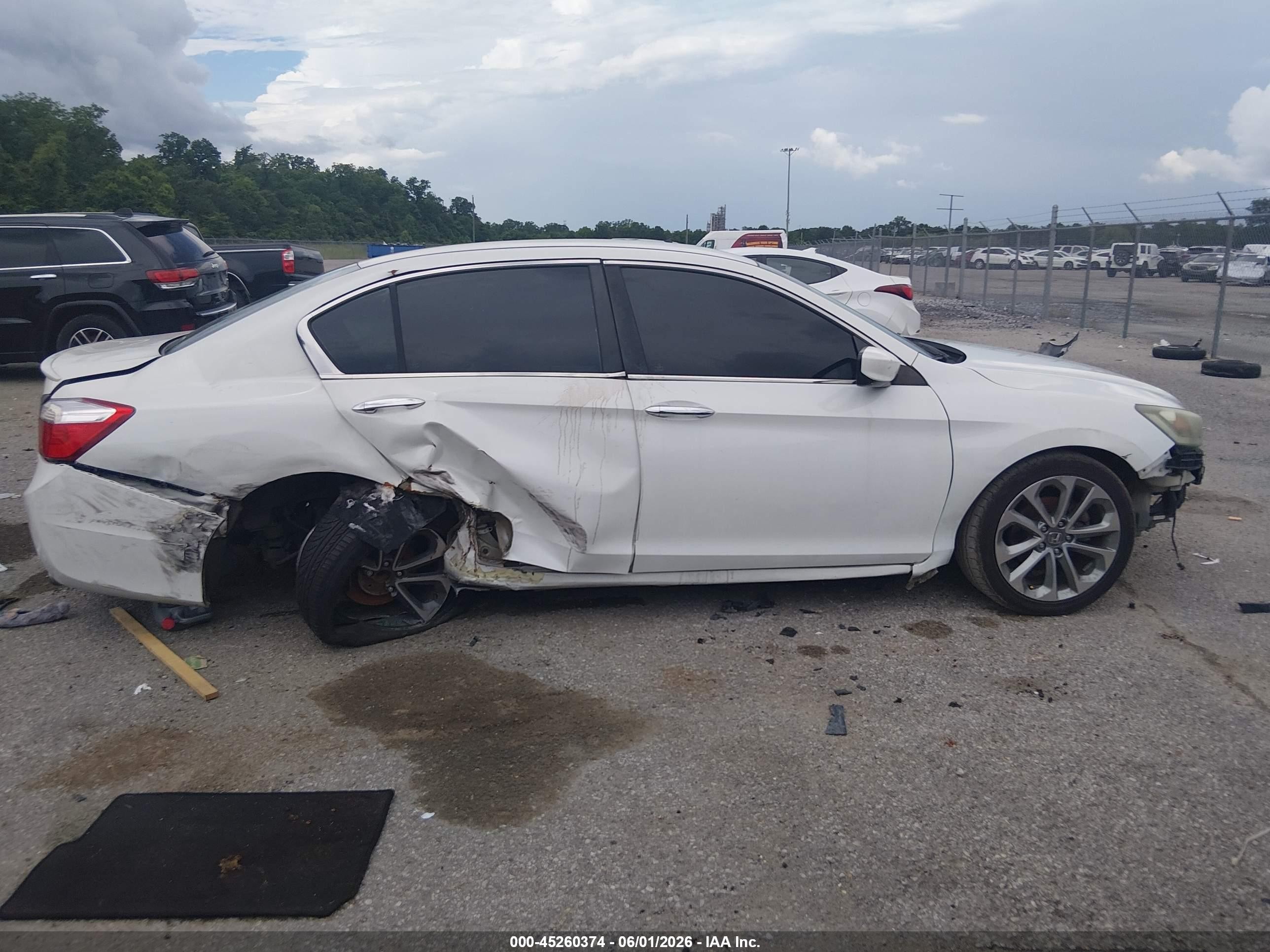 2015 Honda Accord Sport White vin: 1HGCR2F52FA107007