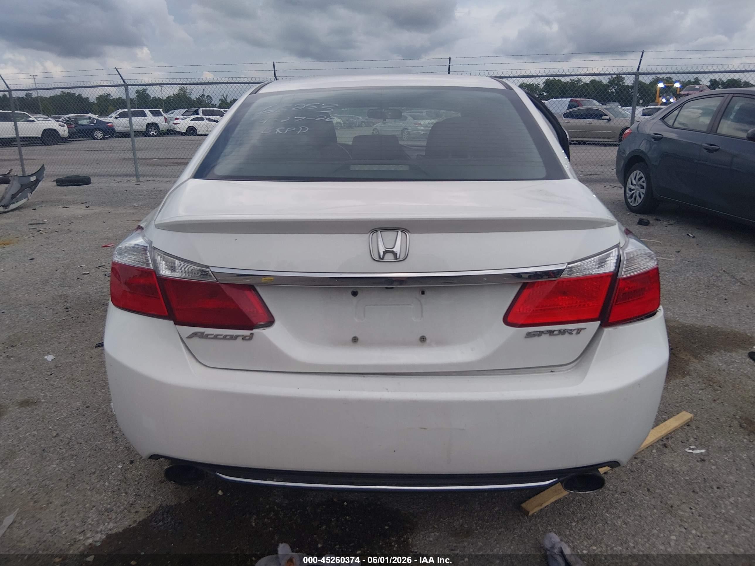 2015 Honda Accord Sport White vin: 1HGCR2F52FA107007