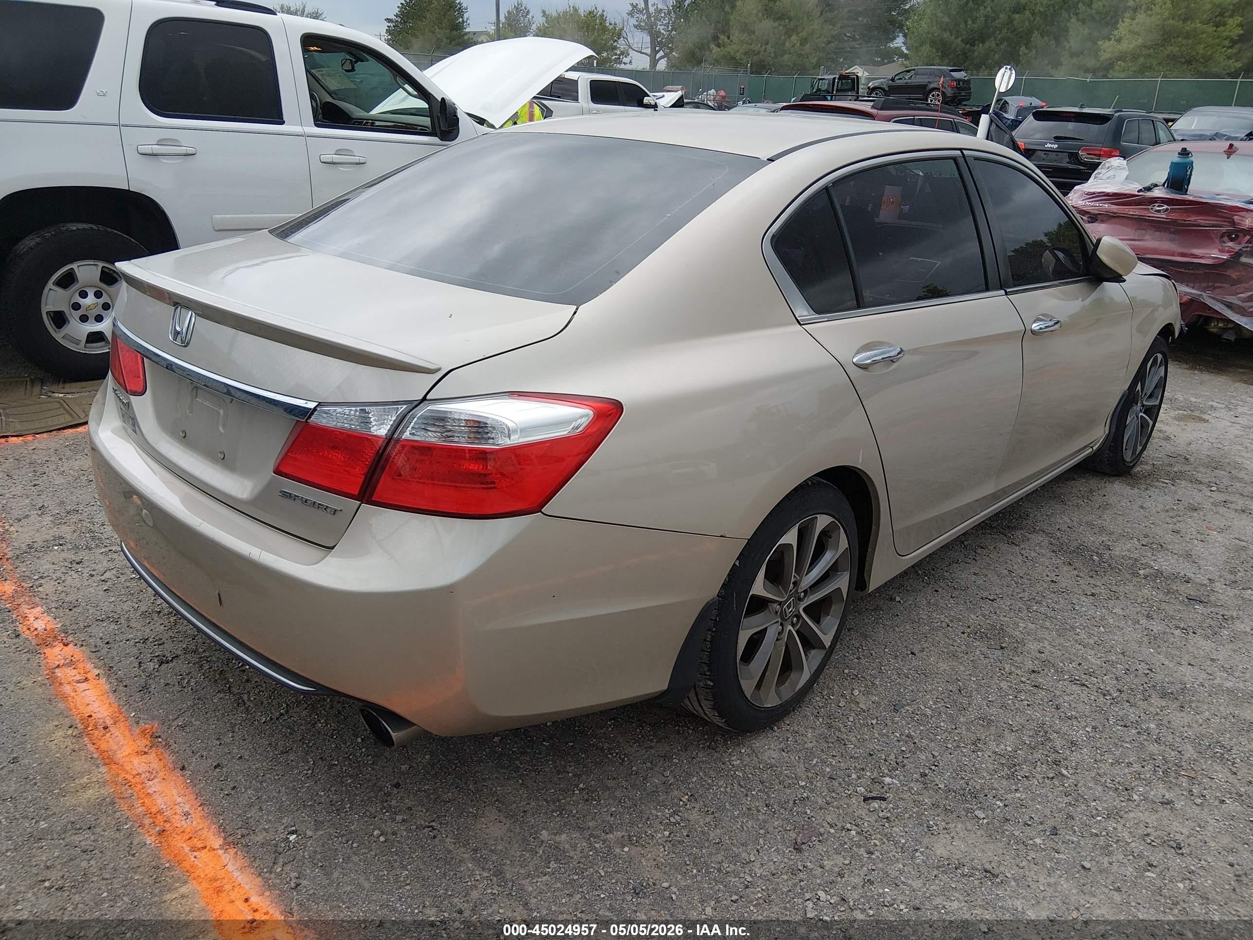 2015 Honda Accord Sport Gold vin: 1HGCR2F52FA130951