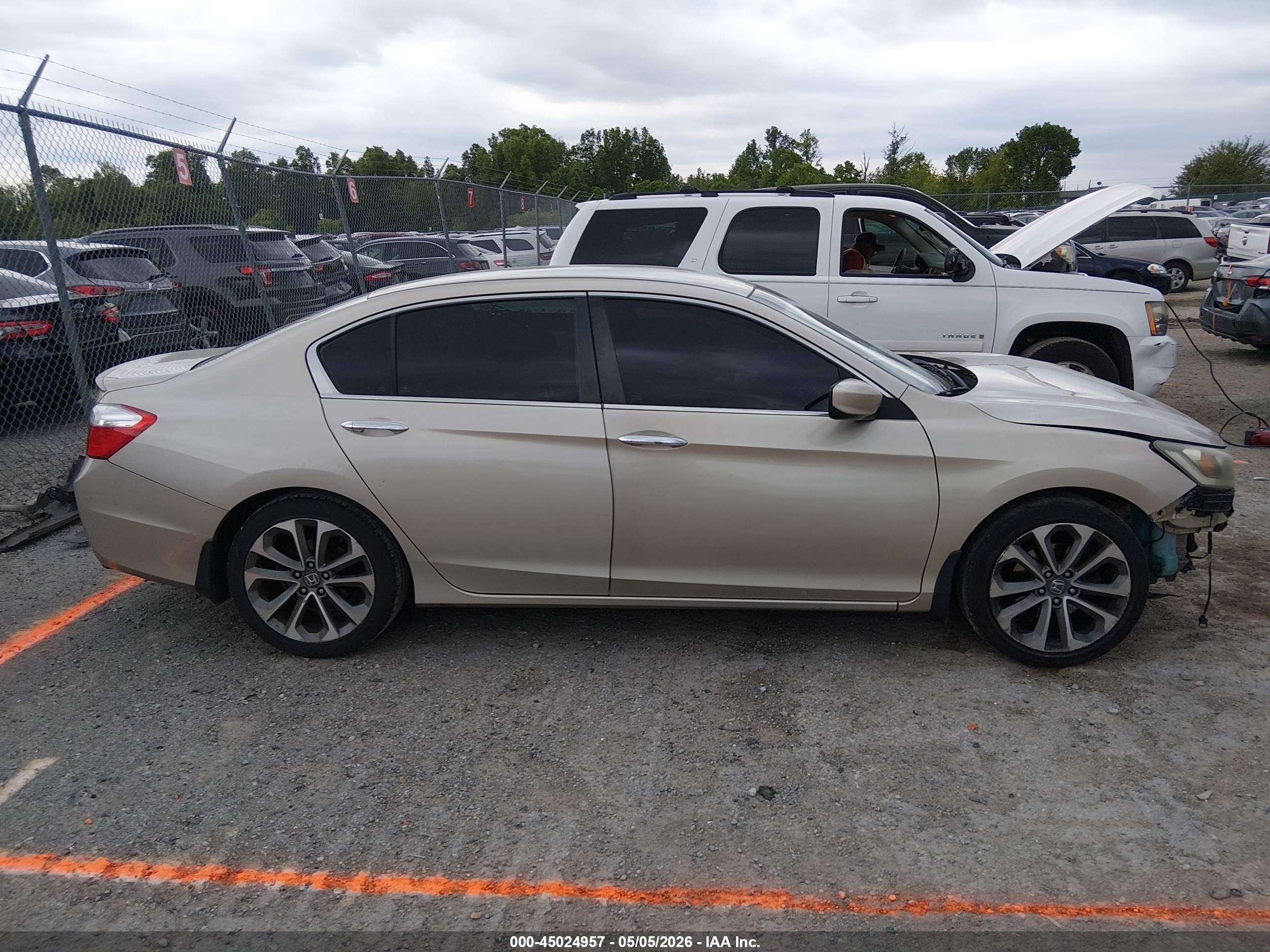2015 Honda Accord Sport Gold vin: 1HGCR2F52FA130951