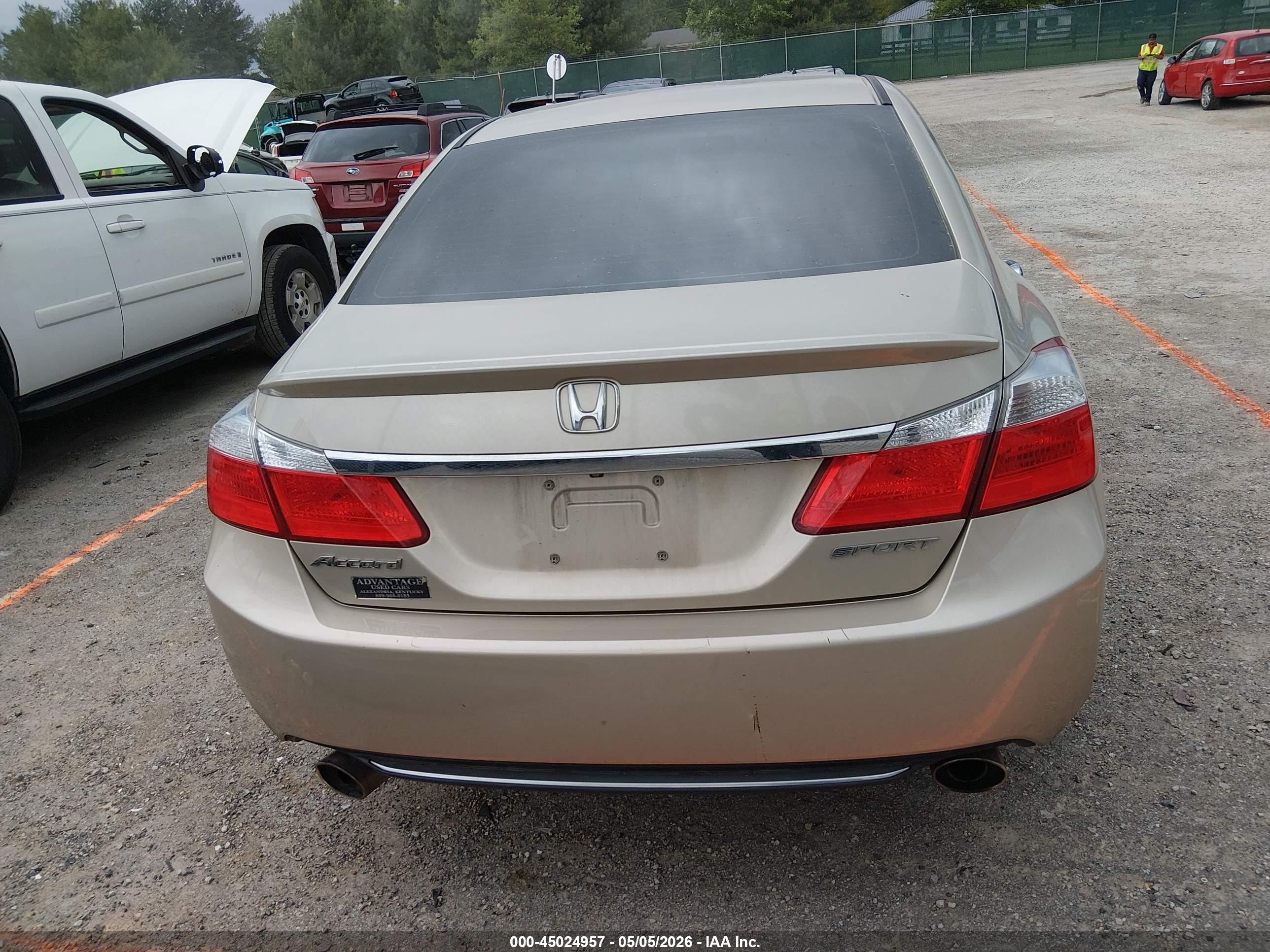 2015 Honda Accord Sport Gold vin: 1HGCR2F52FA130951