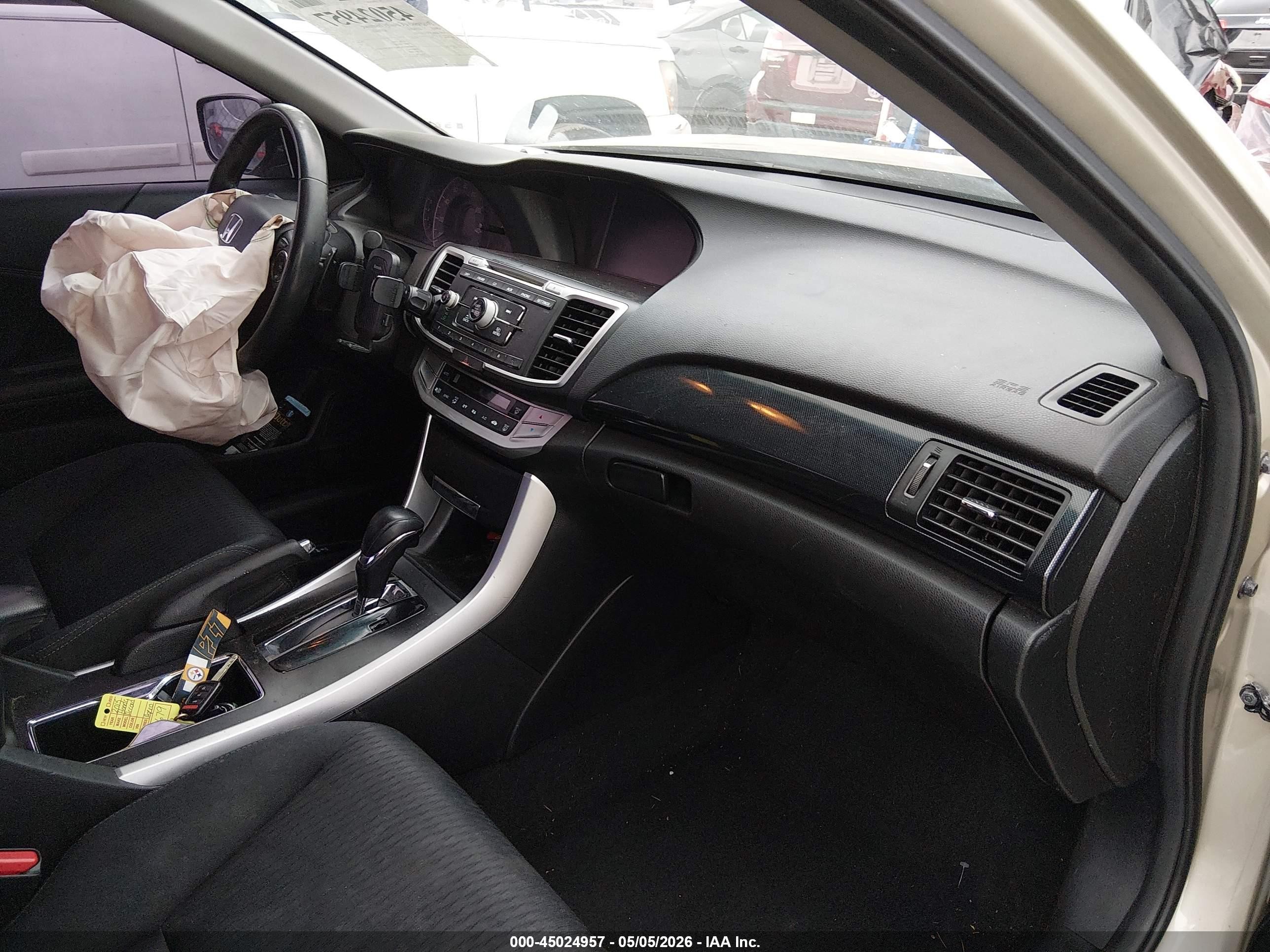 2015 Honda Accord Sport Gold vin: 1HGCR2F52FA130951