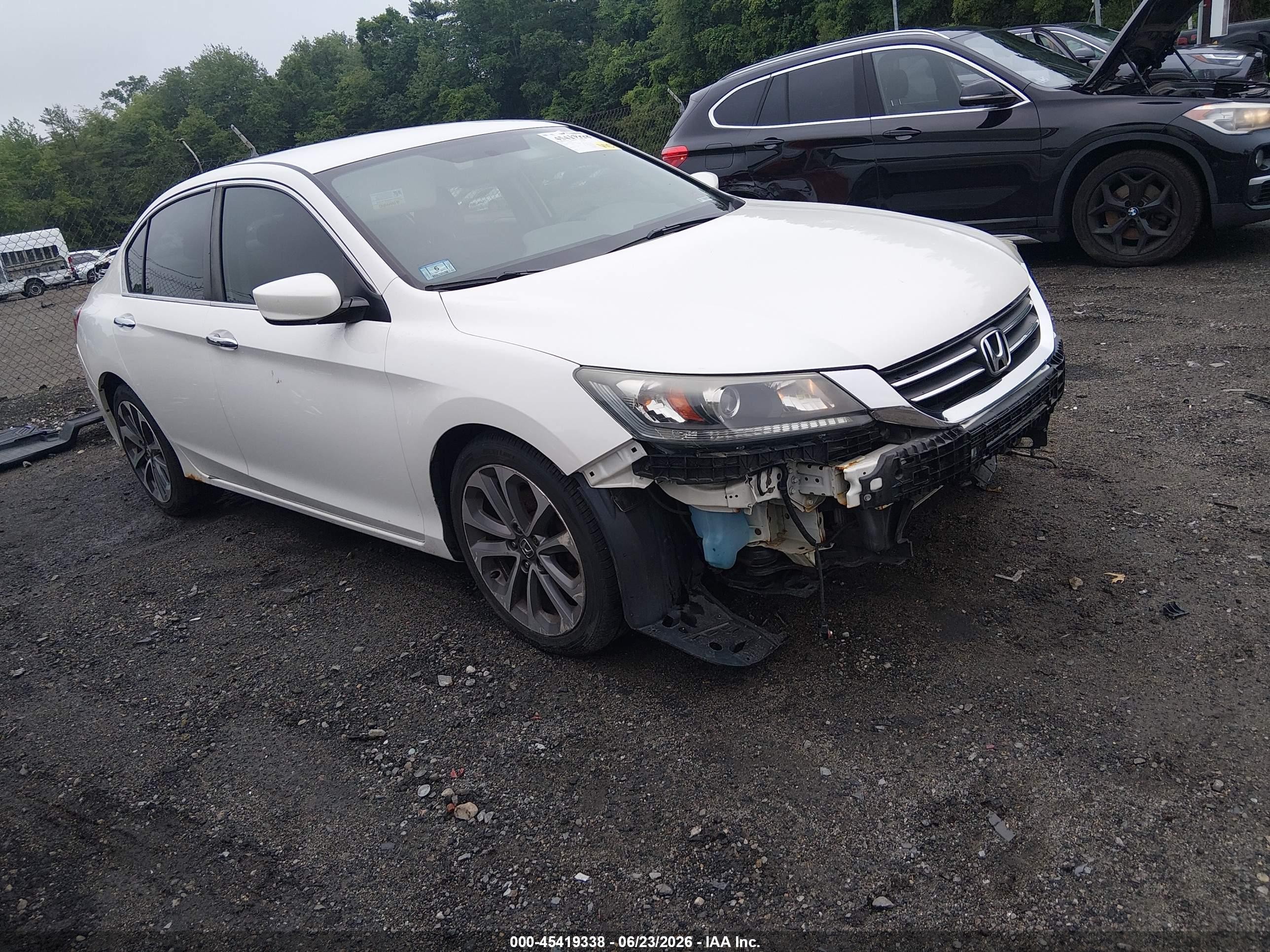 2015 Honda Accord Sport White vin: 1HGCR2F52FA221928
