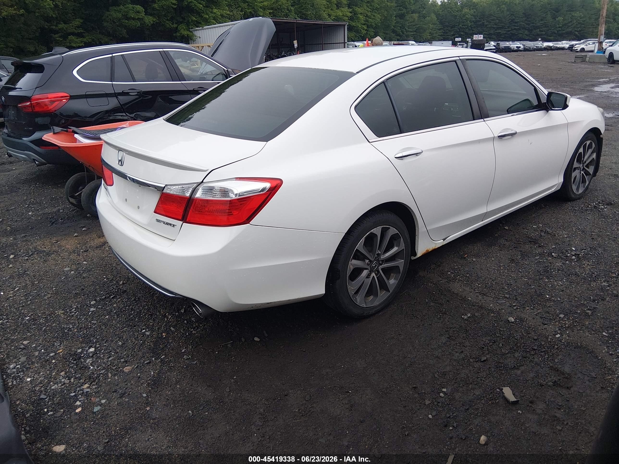 2015 Honda Accord Sport White vin: 1HGCR2F52FA221928