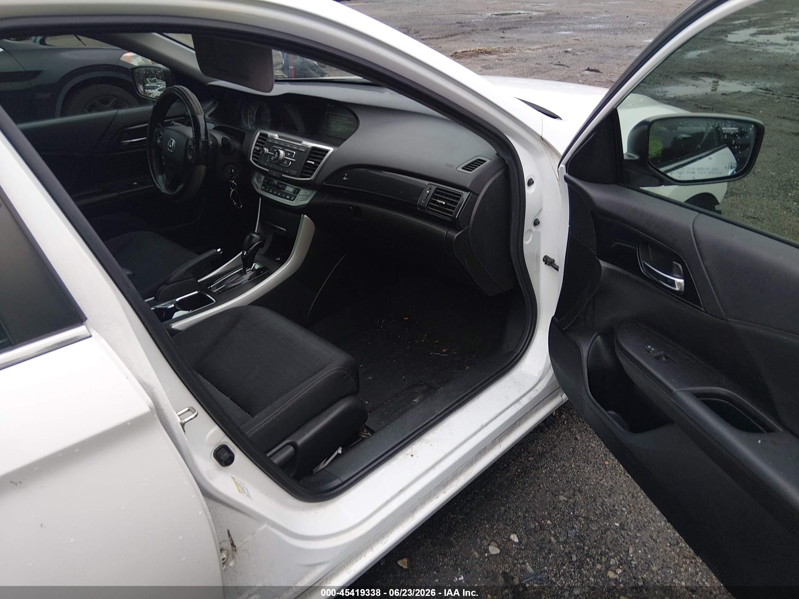2015 Honda Accord Sport White vin: 1HGCR2F52FA221928