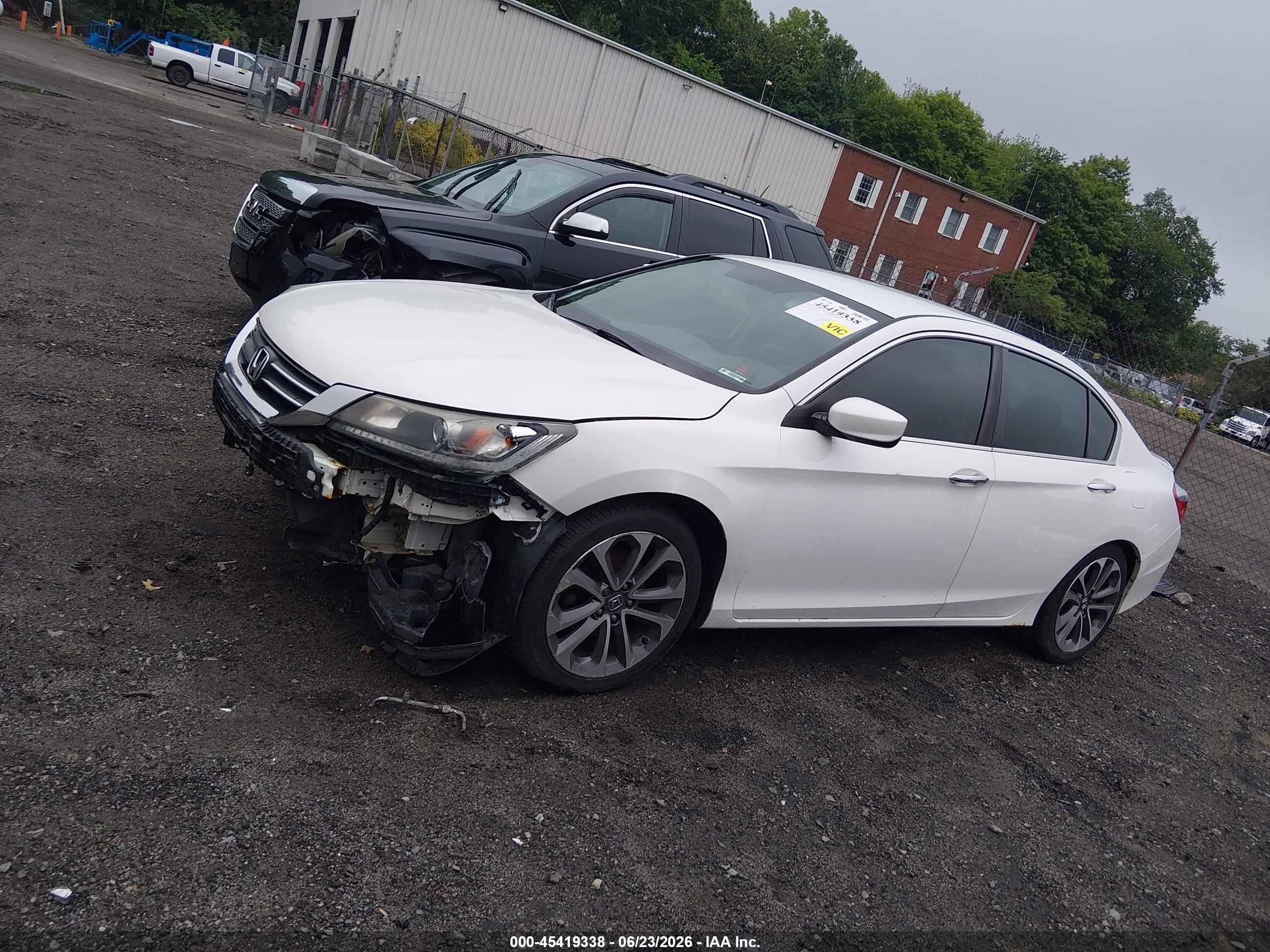 2015 Honda Accord Sport White vin: 1HGCR2F52FA221928