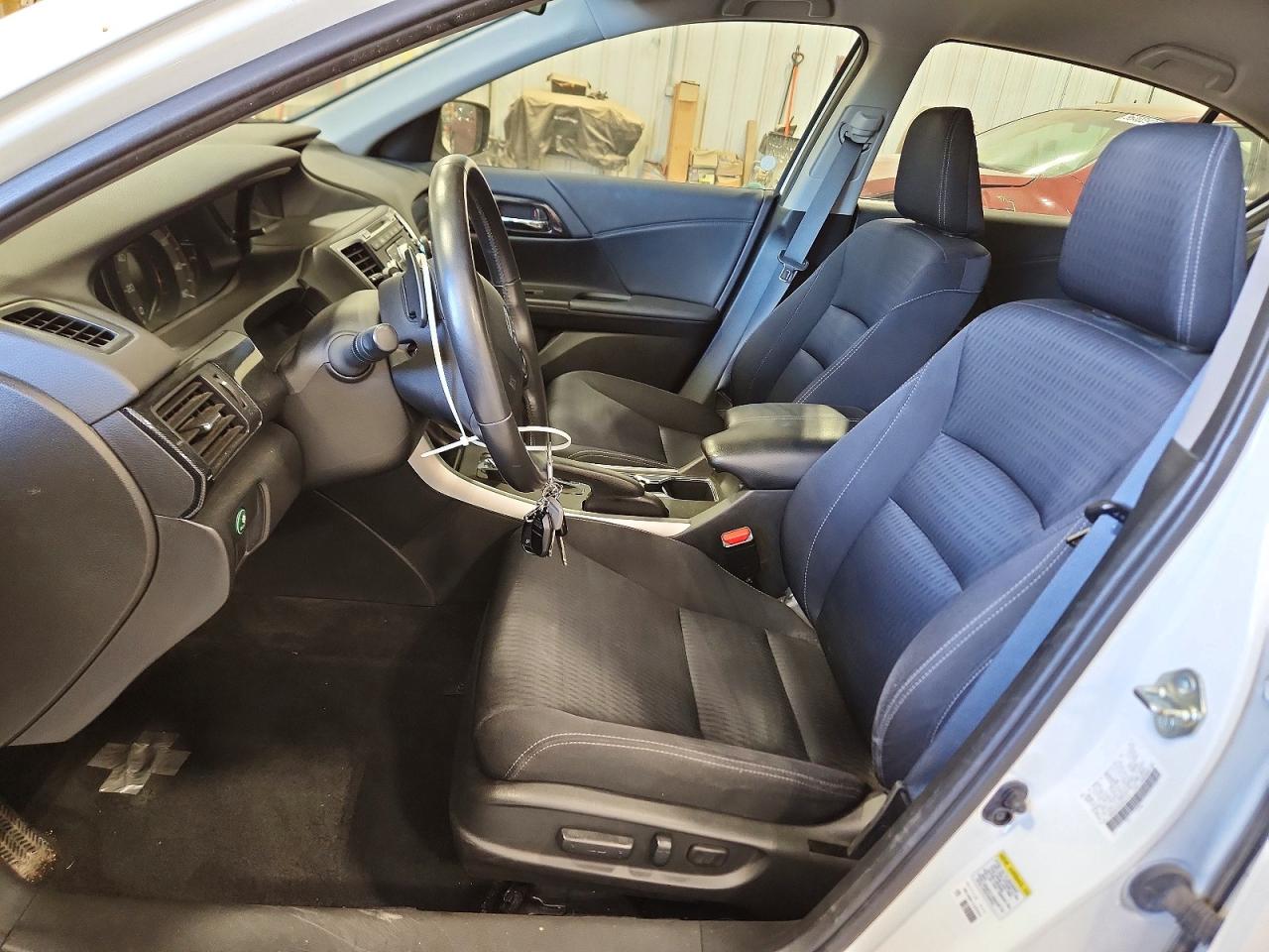 2015 Honda Accord Sport White vin: 1HGCR2F52FA224179