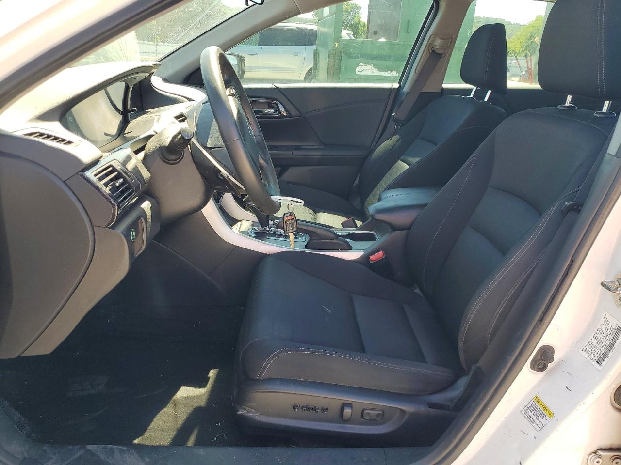 2015 Honda Accord Sport White vin: 1HGCR2F52FA258820