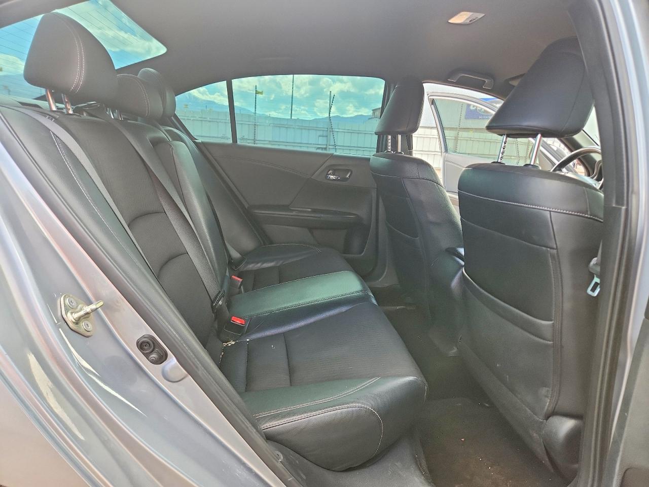 2017 Honda Accord Sport Серебряный vin: 1HGCR2F52HA210964