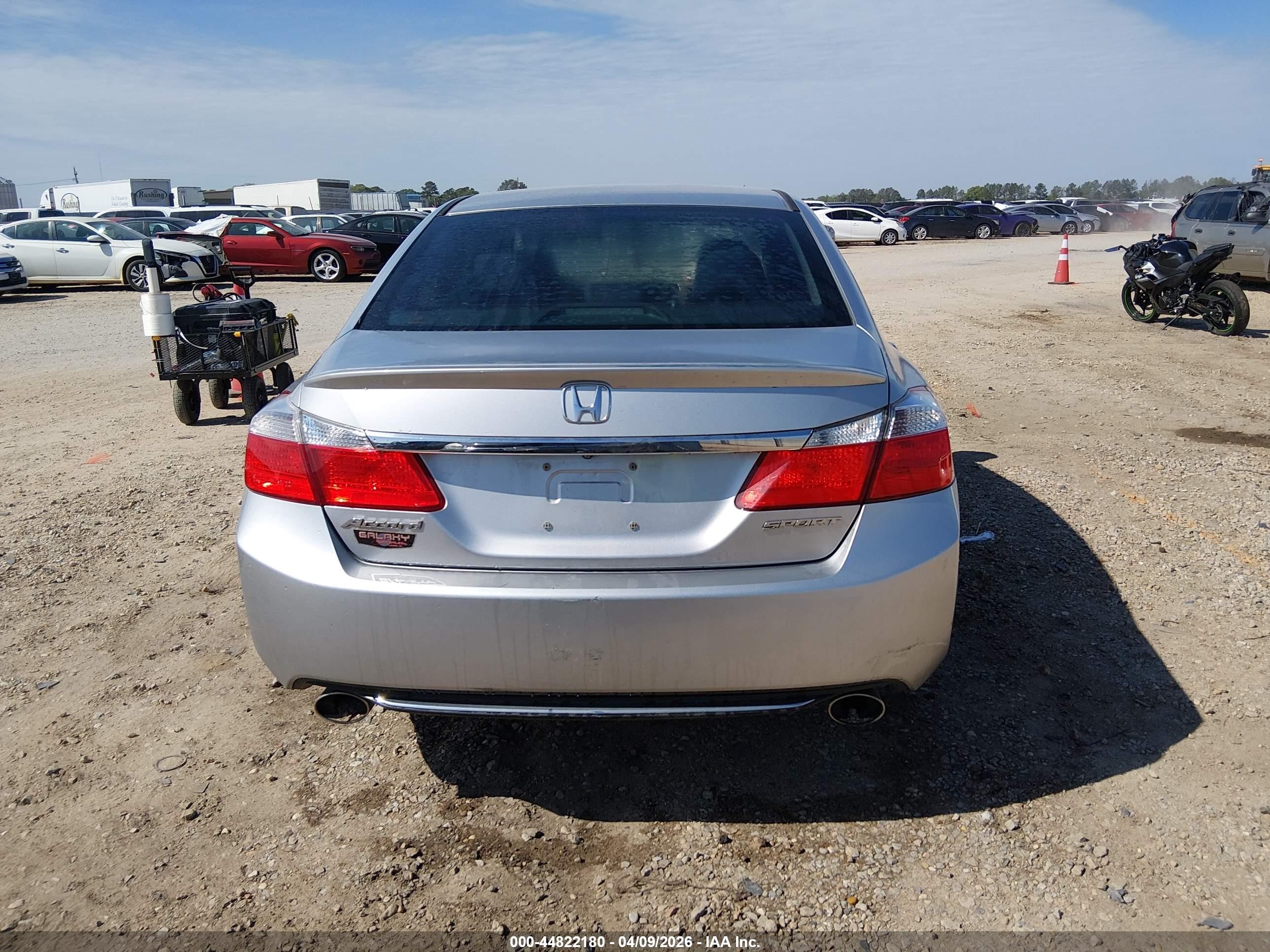 2013 Honda Accord Sport Серебряный vin: 1HGCR2F53DA137565