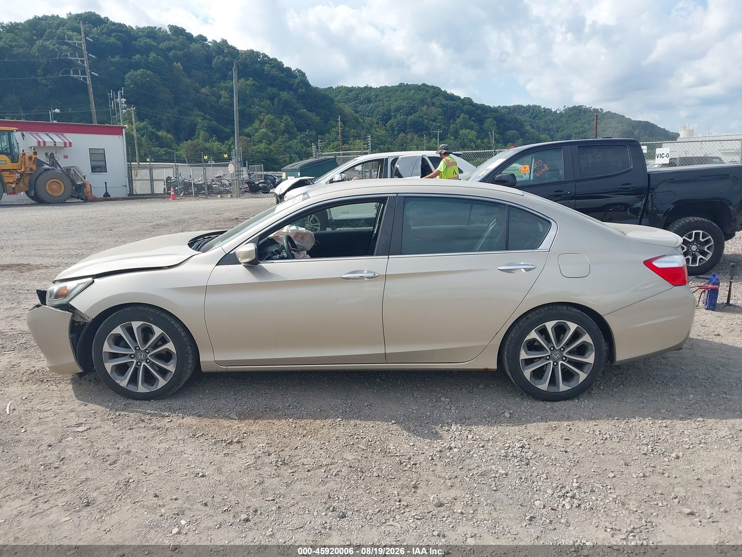 2014 Honda Accord Sport Gold vin: 1HGCR2F53EA087610