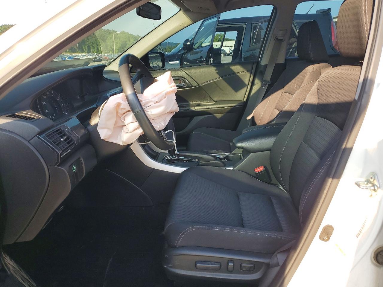 2015 Honda Accord Sport White vin: 1HGCR2F53FA130697