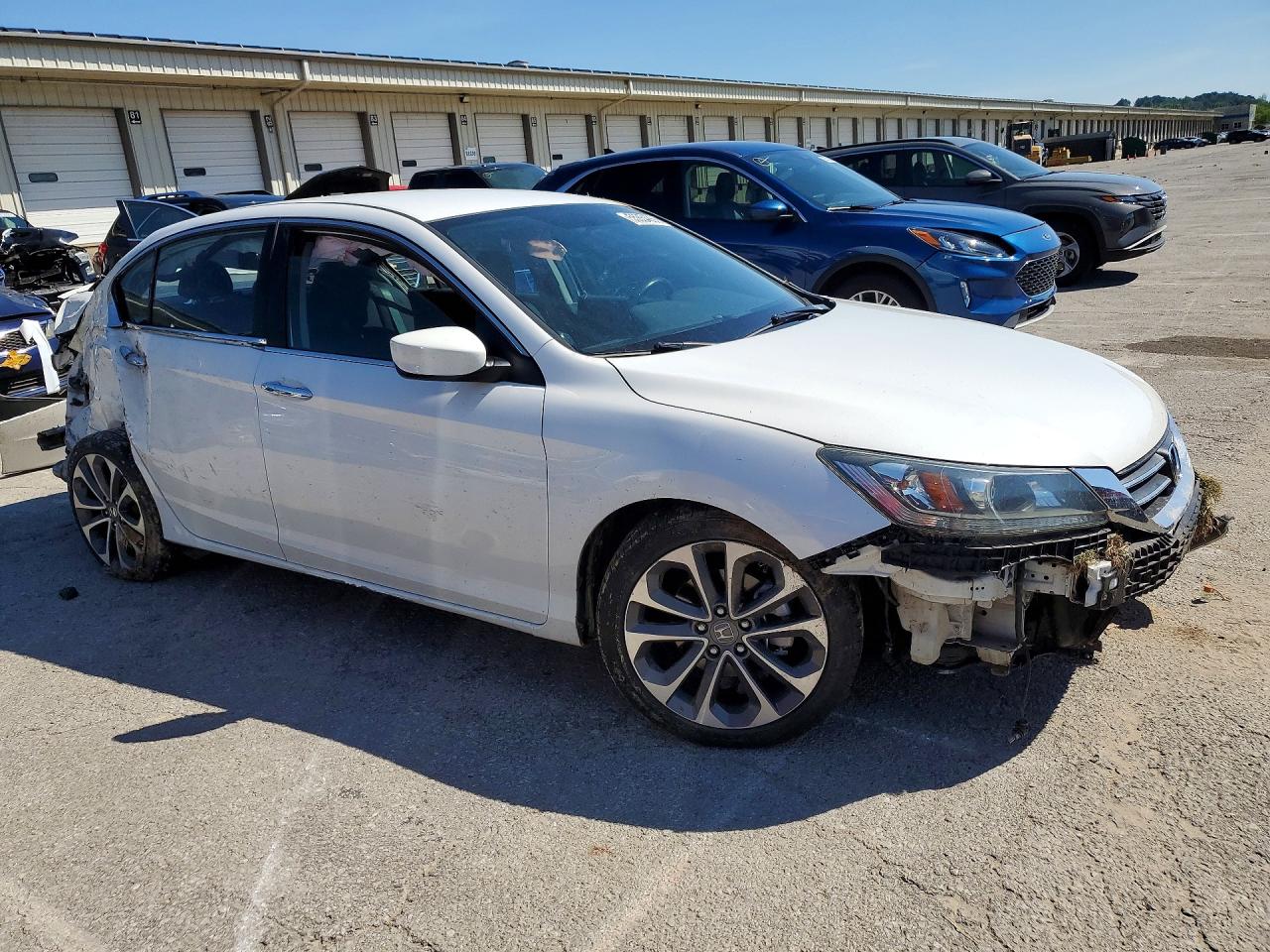 2015 Honda Accord Sport White vin: 1HGCR2F53FA136404