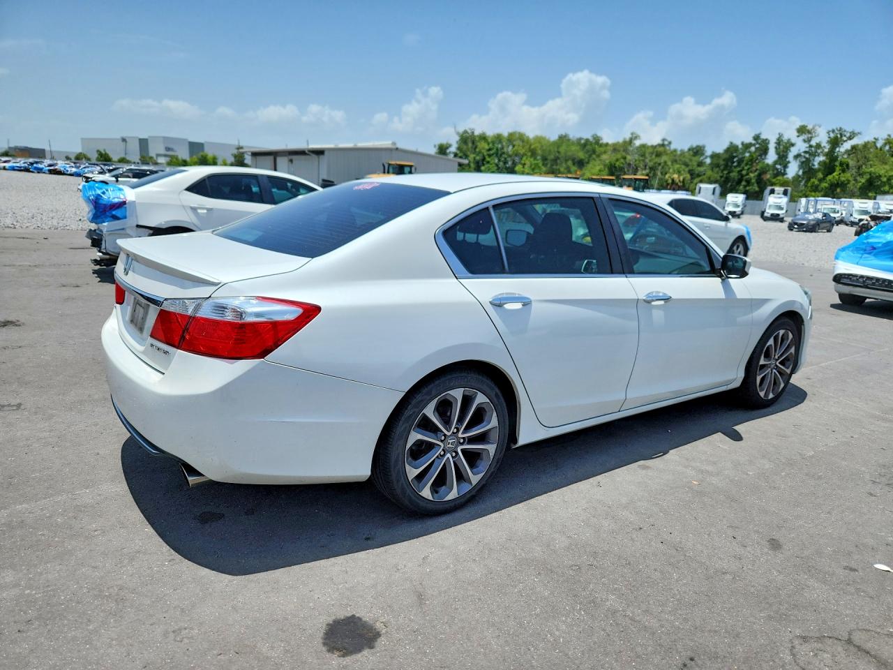 2015 Honda Accord Sport White vin: 1HGCR2F53FA243811