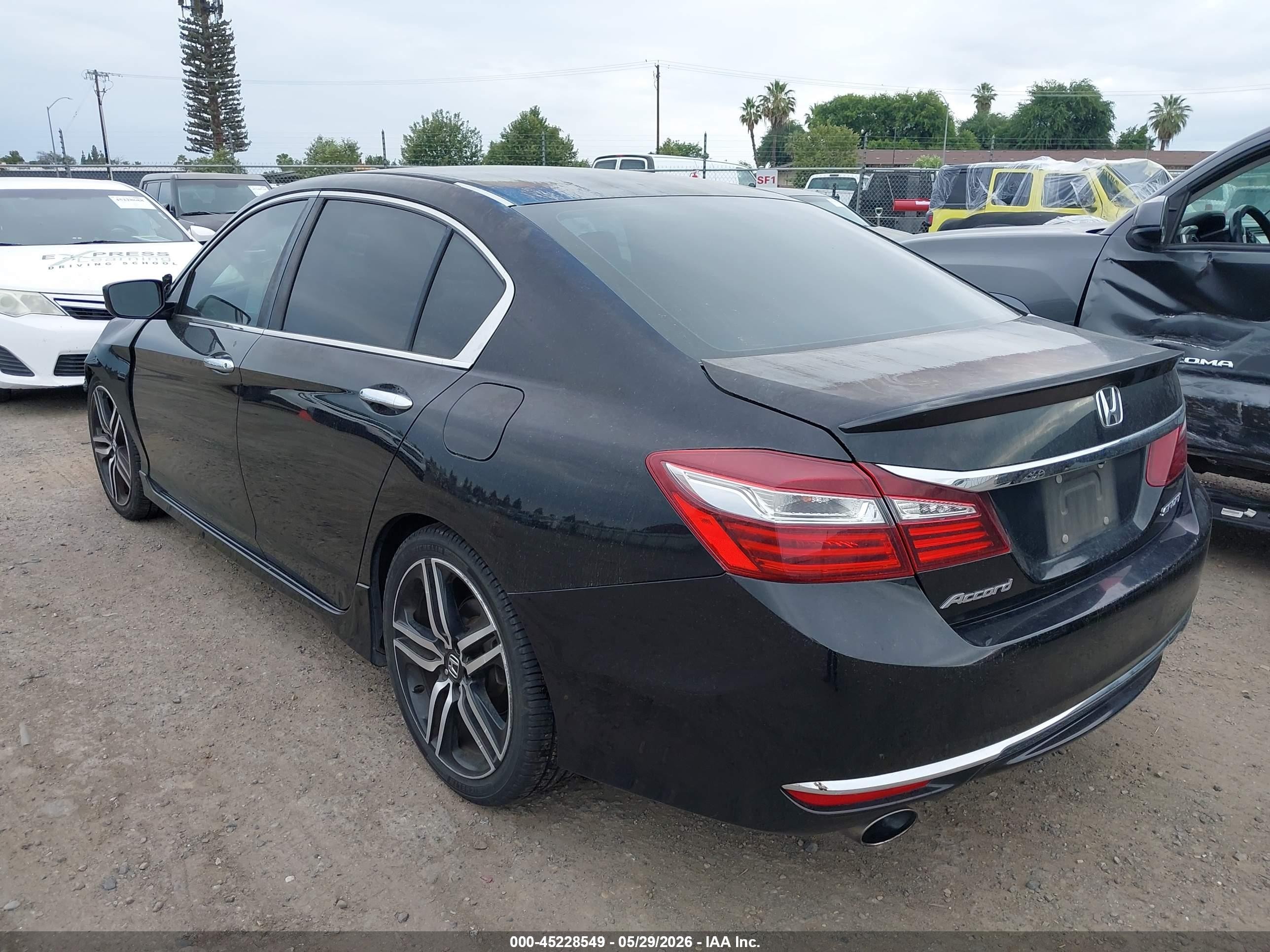 2016 Honda Accord Sport Черный vin: 1HGCR2F53GA228565