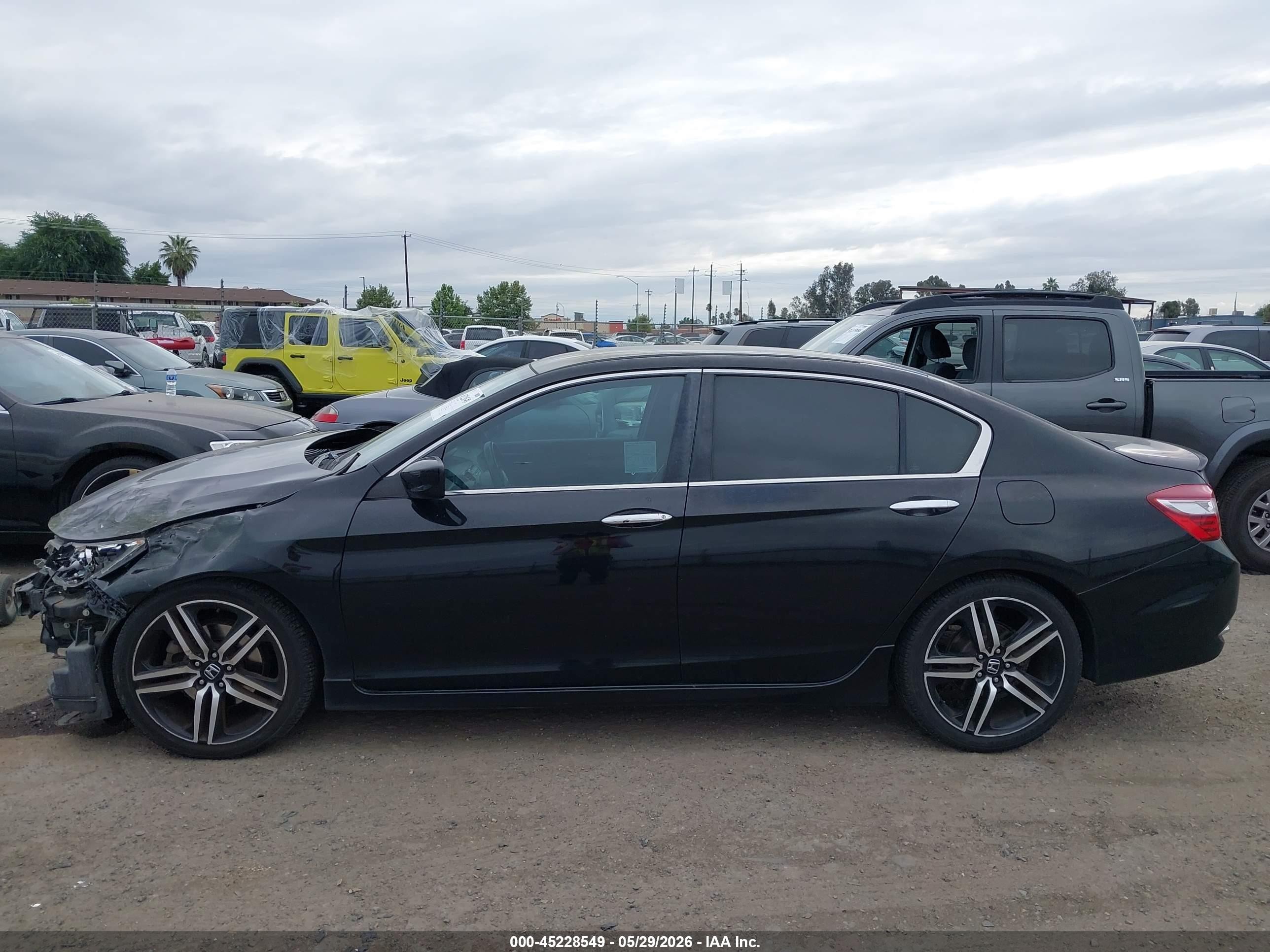 2016 Honda Accord Sport Черный vin: 1HGCR2F53GA228565