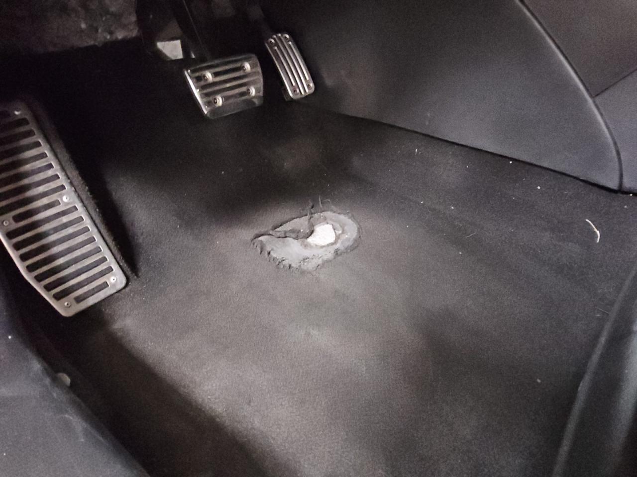 2017 Honda Accord Sport Red vin: 1HGCR2F53HA298682 Damage: Left Front Carpet, Torn, 10 To 11 Inches