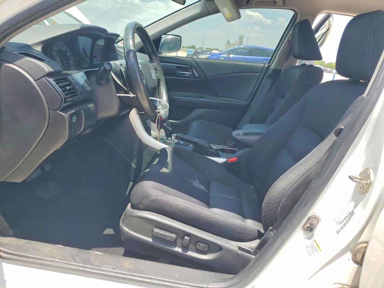 2015 Honda Accord Sport White vin: 1HGCR2F54FA136413