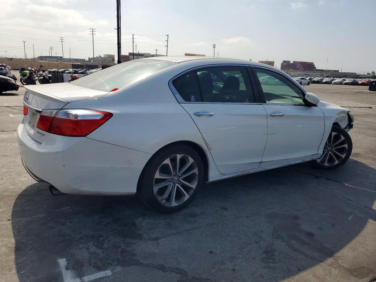 2015 Honda Accord Sport White vin: 1HGCR2F54FA137657