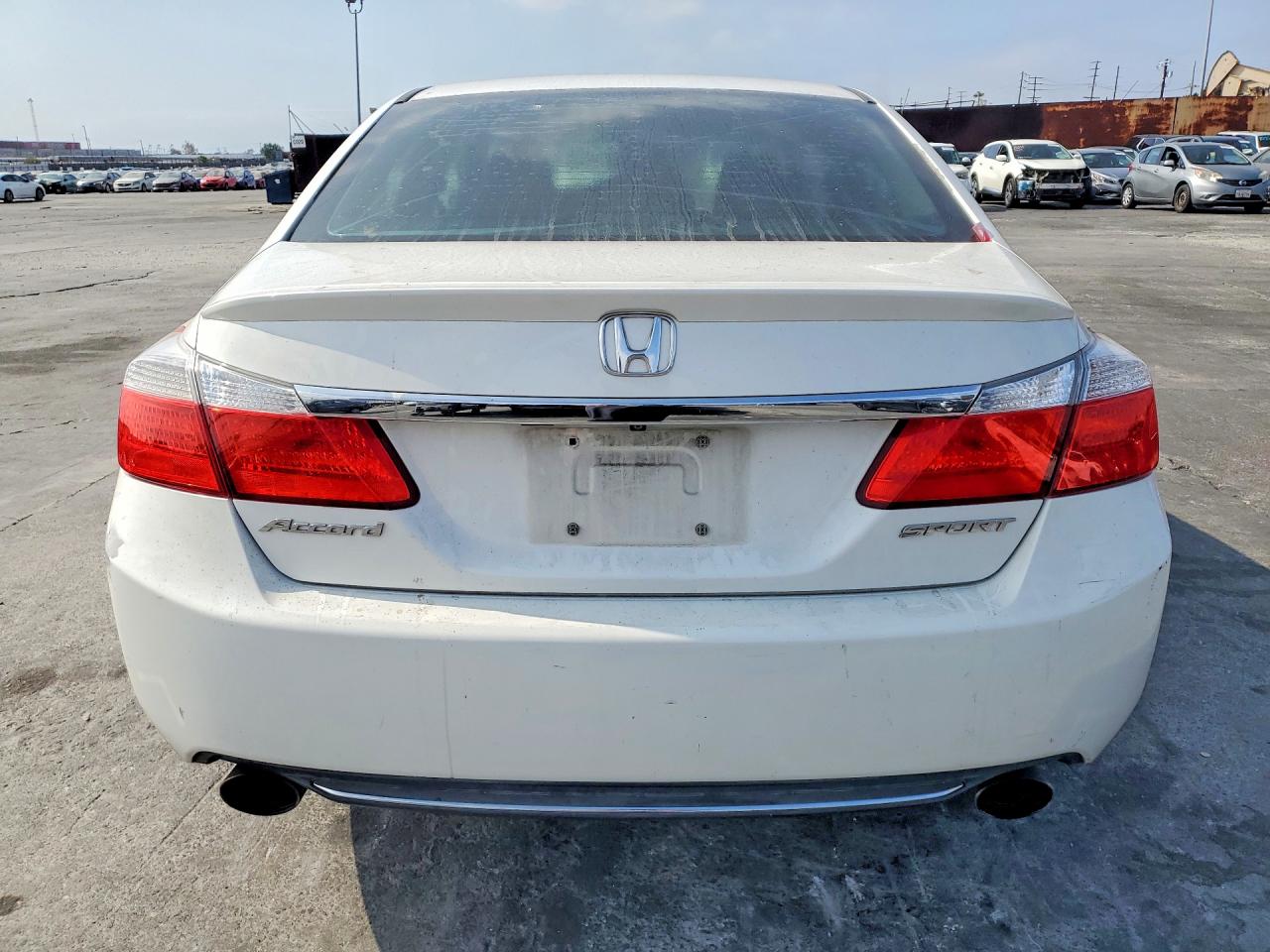 2015 Honda Accord Sport White vin: 1HGCR2F54FA137657